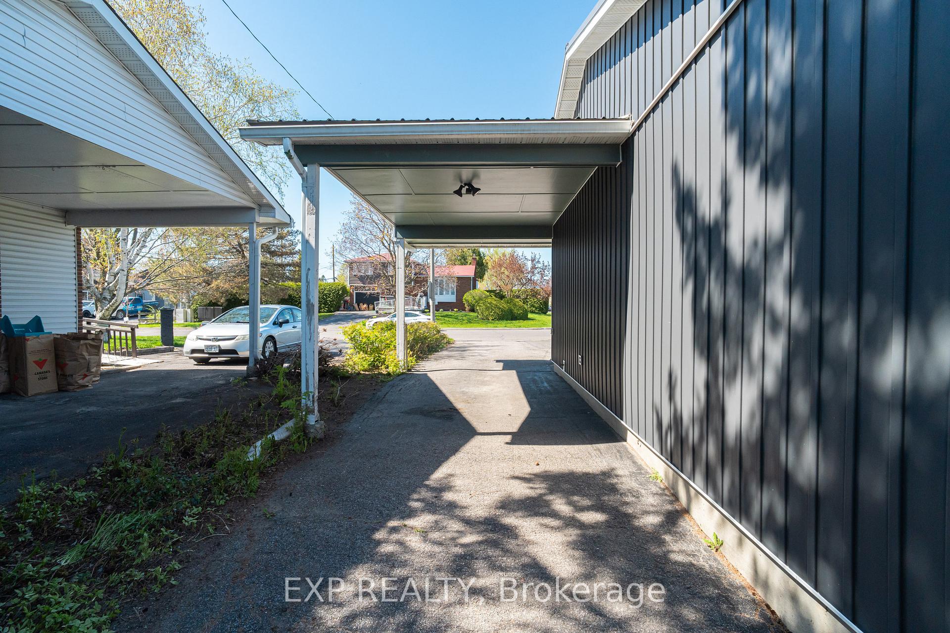 Photo 30 of 322 Galloway Drive, Ottawa, Bilberry Creek/Queenswood Heights — HOMEH