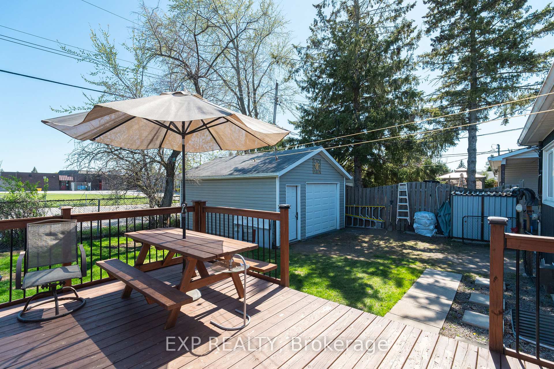 Photo 33 of 322 Galloway Drive, Ottawa, Bilberry Creek/Queenswood Heights — HOMEH