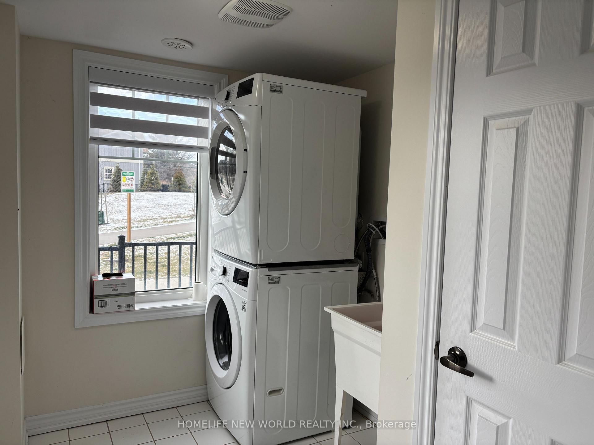 Photo 4 of 2 Cafaro Lane, Markham, Victoria Square — HOMEH