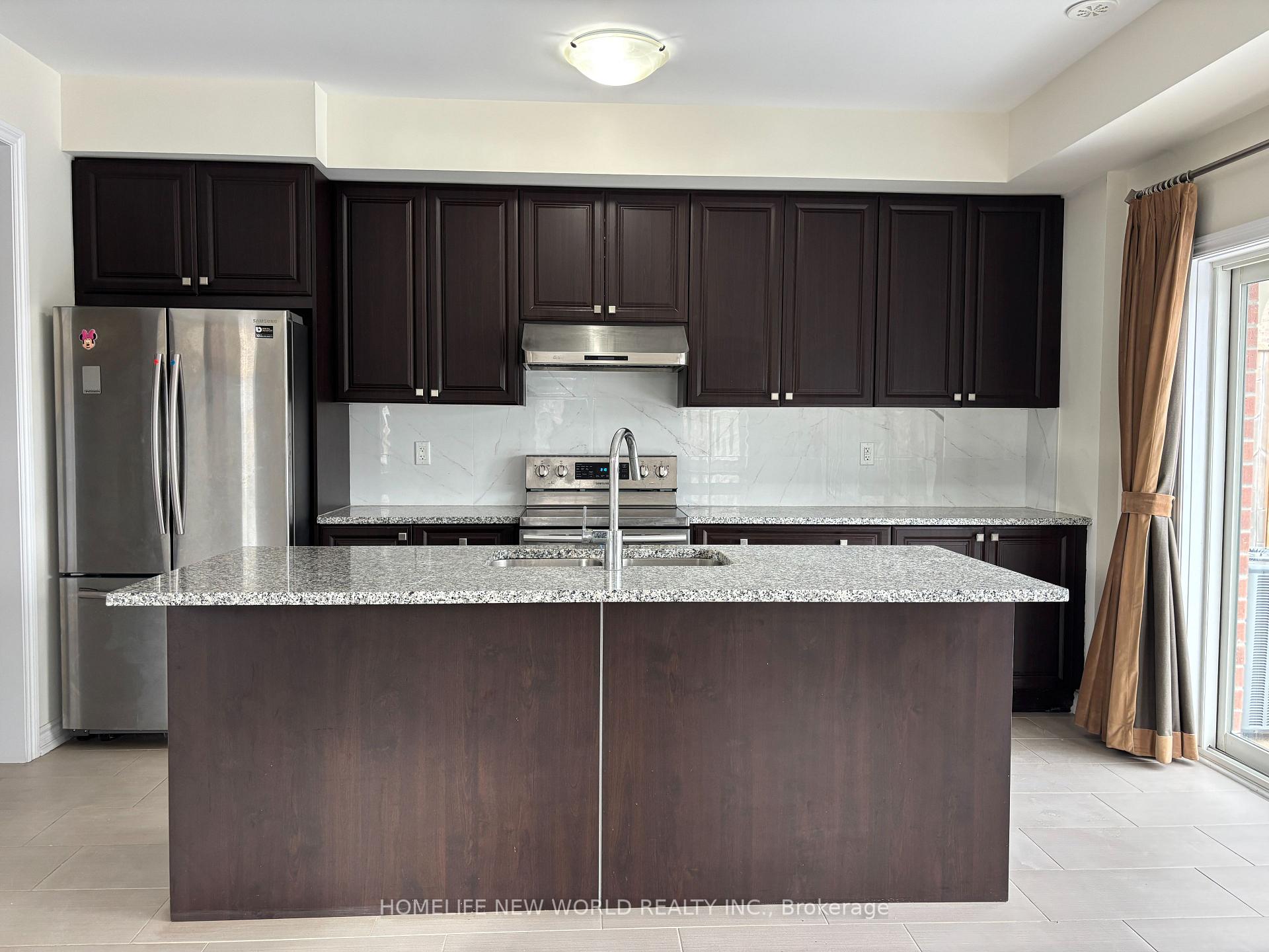 Photo 8 of 2 Cafaro Lane, Markham, Victoria Square — HOMEH