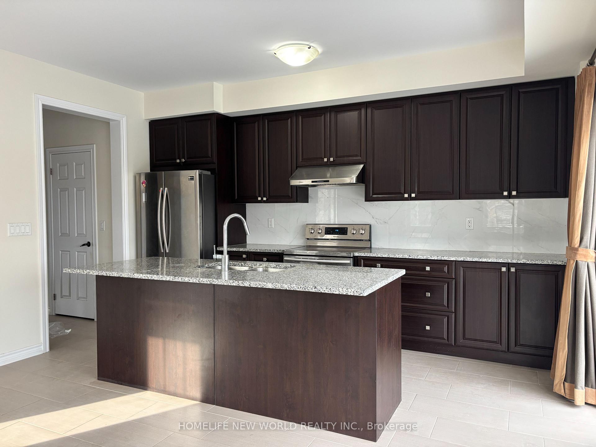 Photo 9 of 2 Cafaro Lane, Markham, Victoria Square — HOMEH