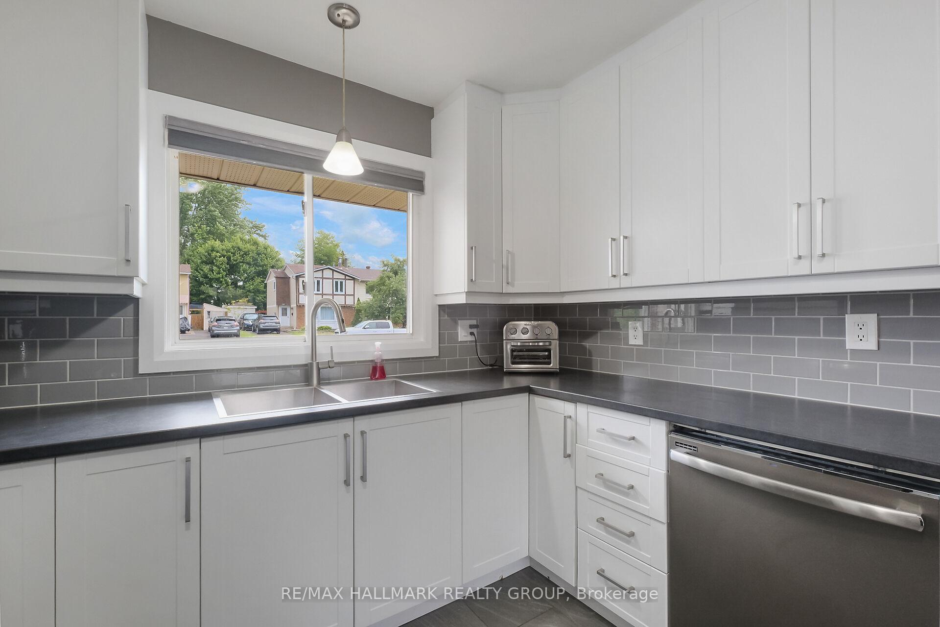 Photo 22 of 296 Pintail Terrace, Ottawa, Chatelaine Village — HOMEH