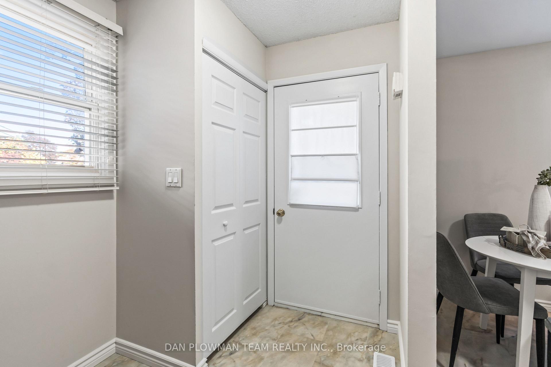 Photo 3 of 1092 Central Park Boulevard N, Oshawa, Centennial — HOMEH