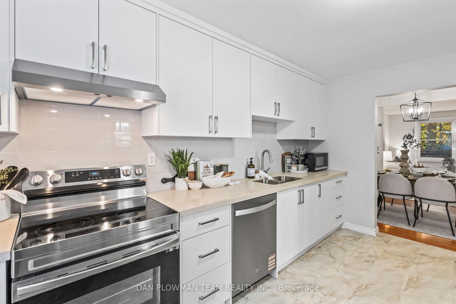 Photo 5 of 1092 Central Park Boulevard N, Oshawa, Centennial — HOMEH