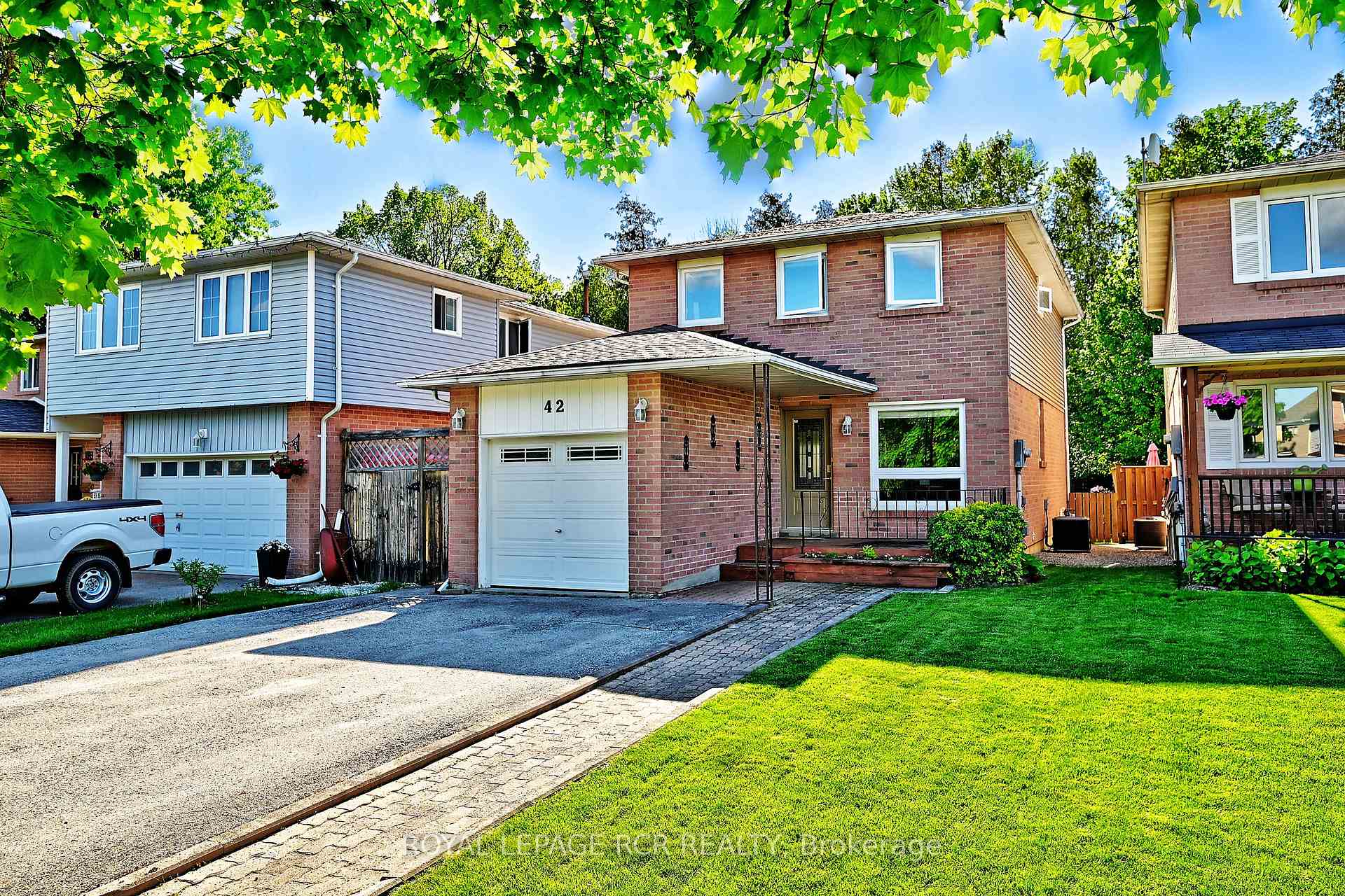 Front of 42 Daniele Avenue N