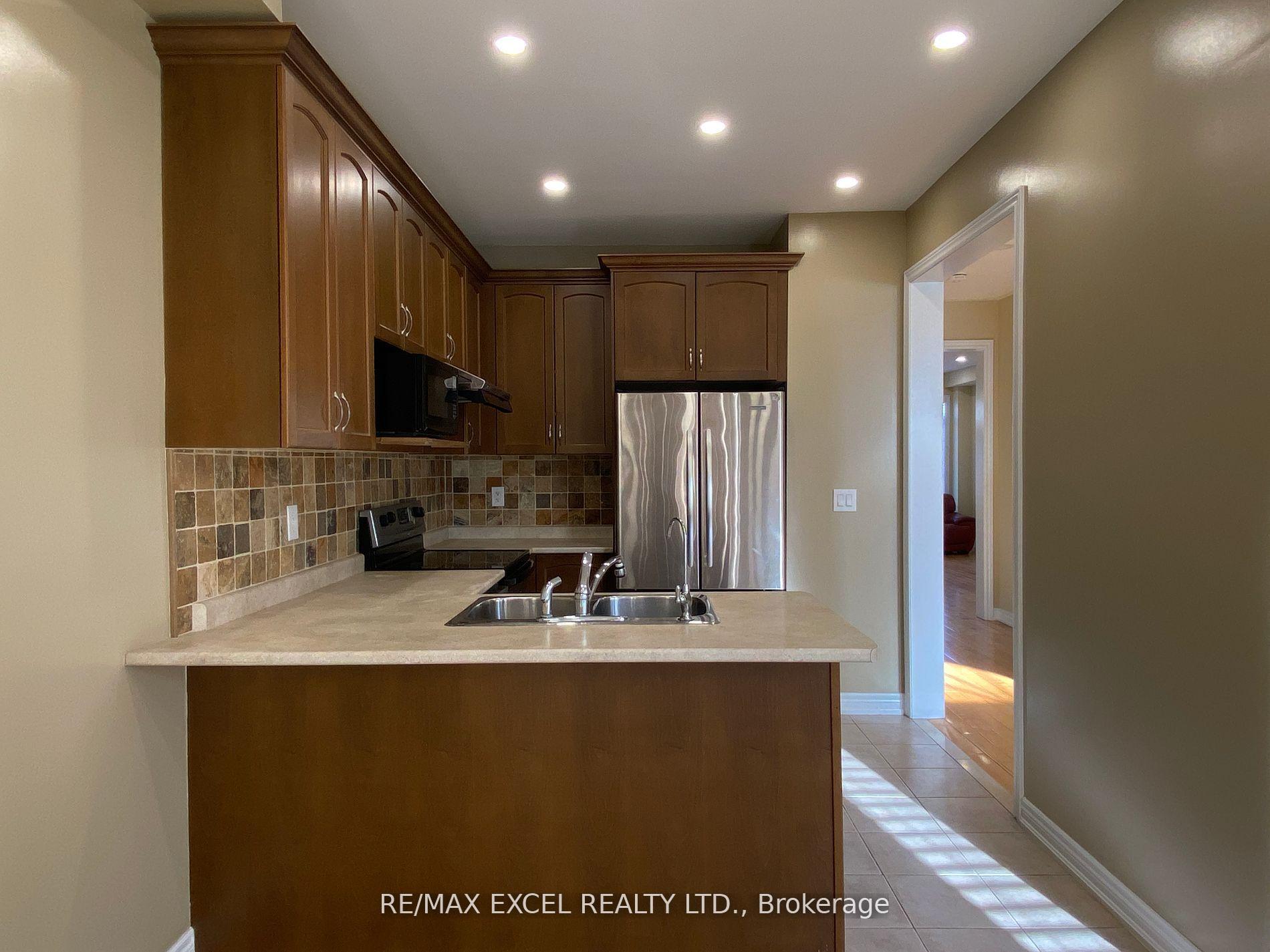 Photo 4 of 41 Florelle Drive, Markham, Wismer — HOMEH