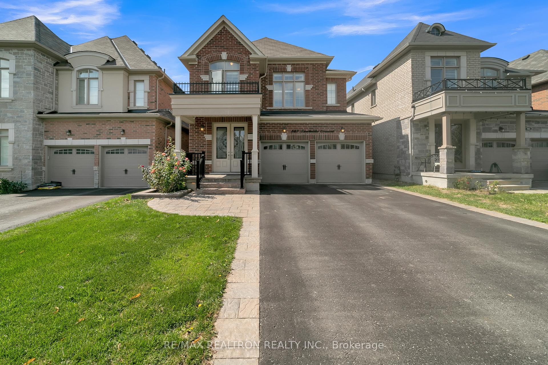 Front of 669 Sweetwater Crescent