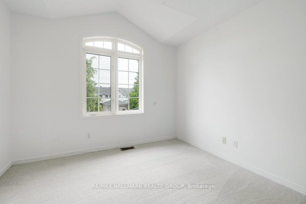 Photo 26 of 1429 Lynx Crescent, Ottawa, Fallingbrook/Pineridge — HOMEH