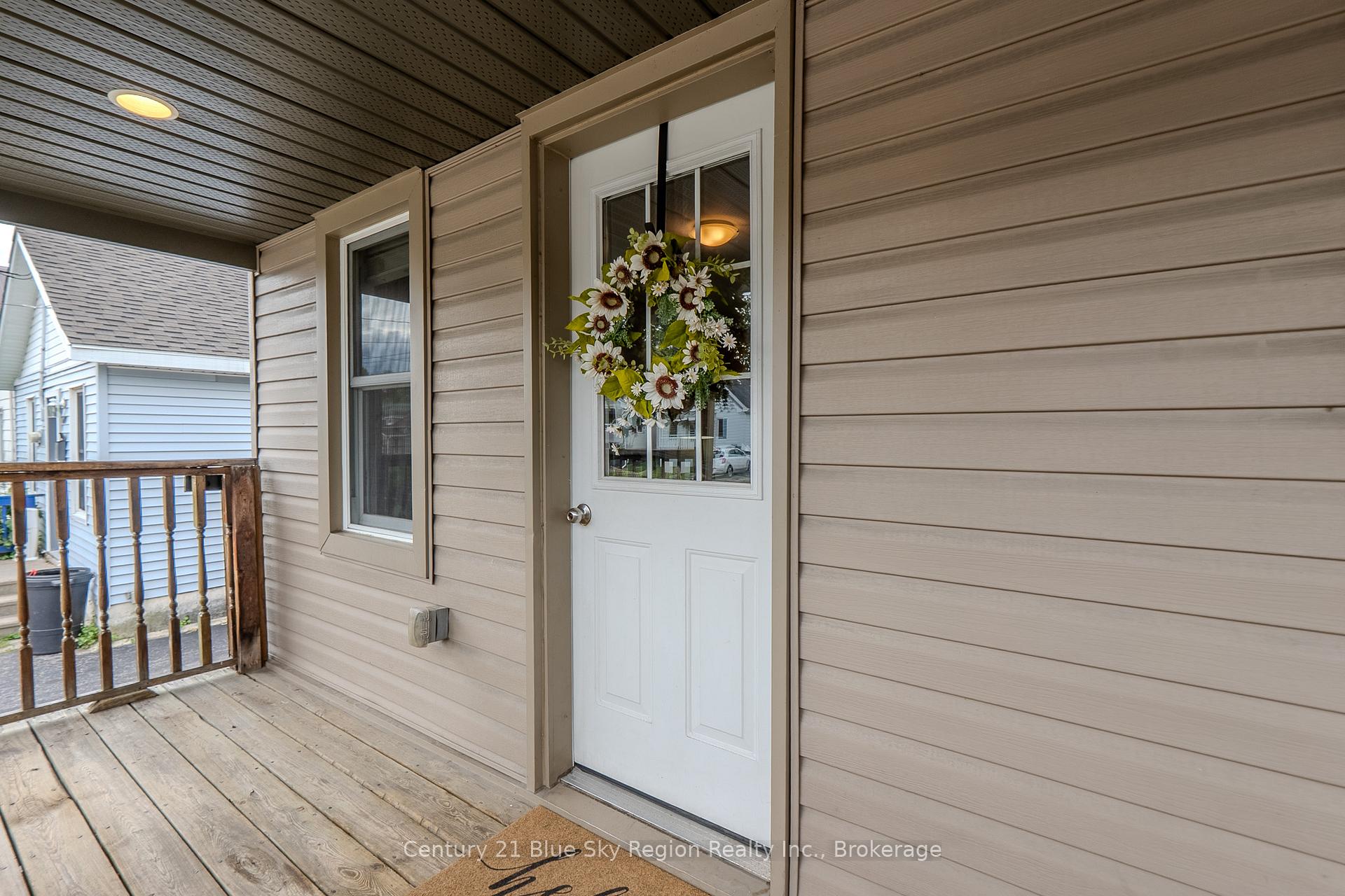 Photo 3 of 459 King Street W, North Bay, Central — HOMEH