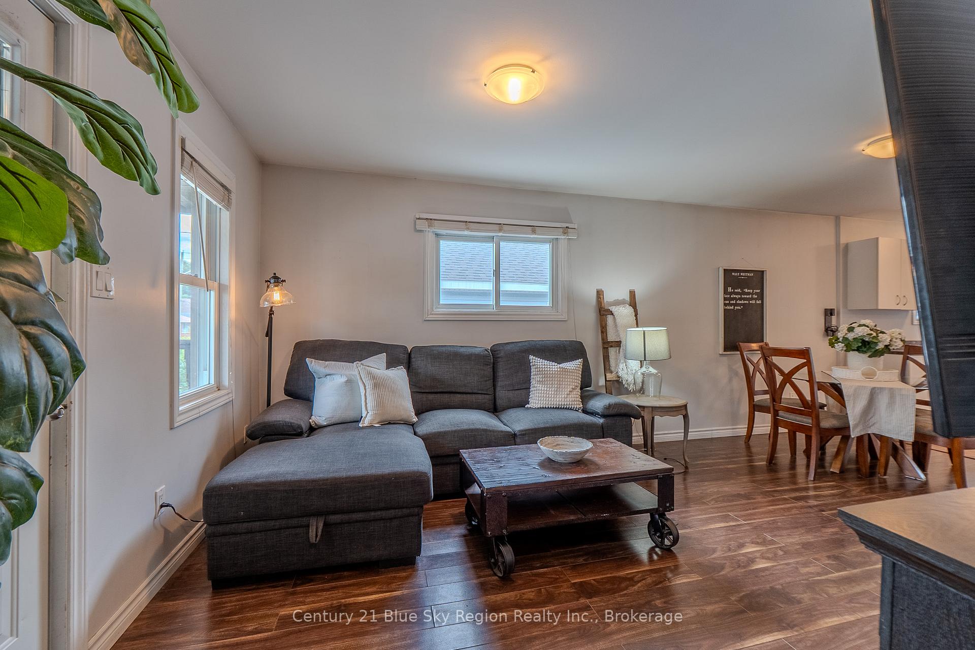 Photo 5 of 459 King Street W, North Bay, Central — HOMEH