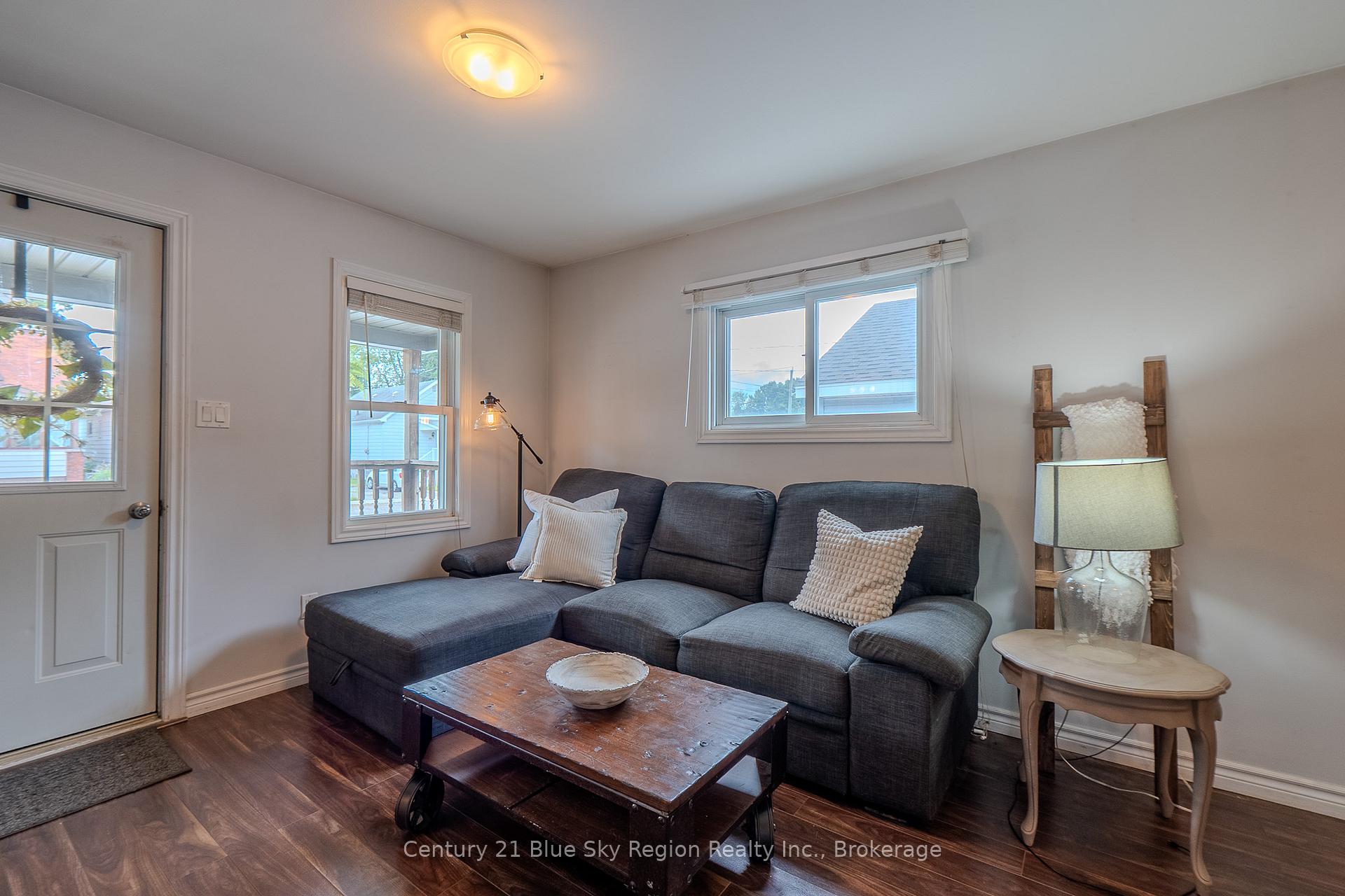 Photo 6 of 459 King Street W, North Bay, Central — HOMEH