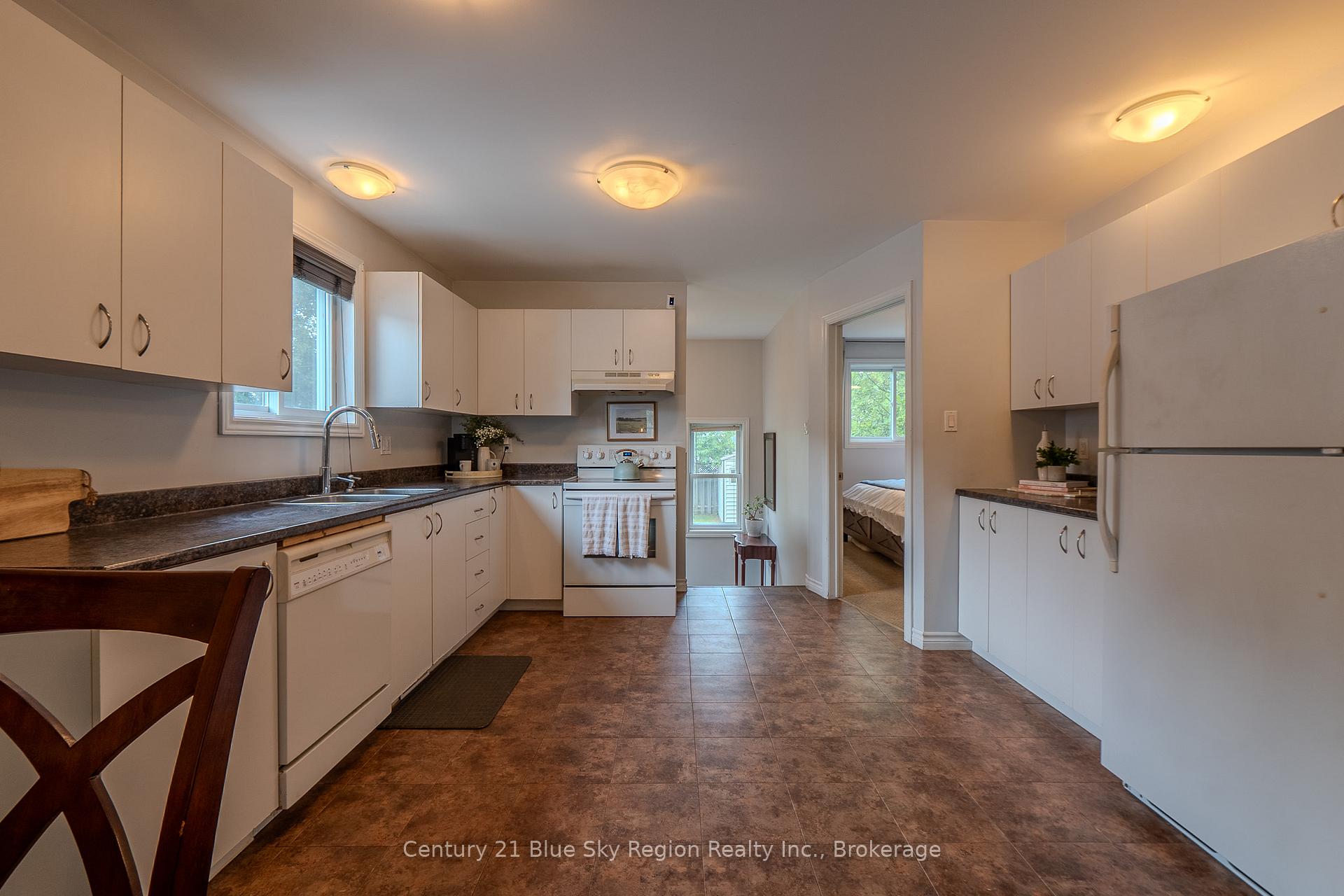Photo 10 of 459 King Street W, North Bay, Central — HOMEH