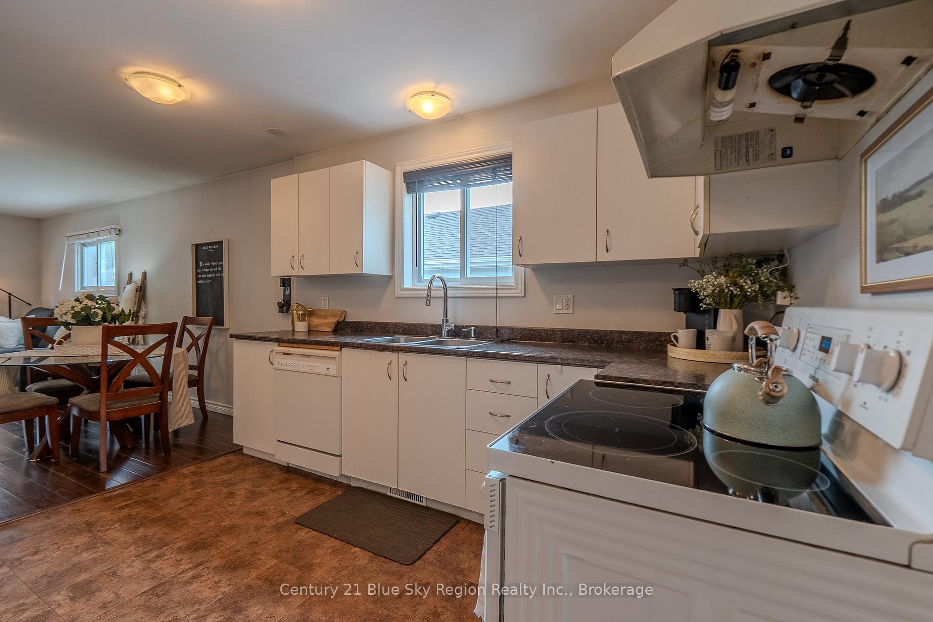 Photo 13 of 459 King Street W, North Bay, Central — HOMEH