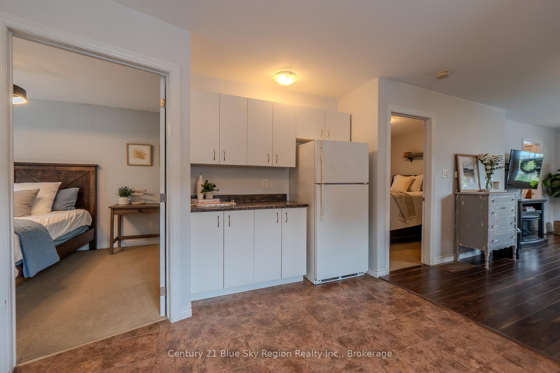 Photo 15 of 459 King Street W, North Bay, Central — HOMEH