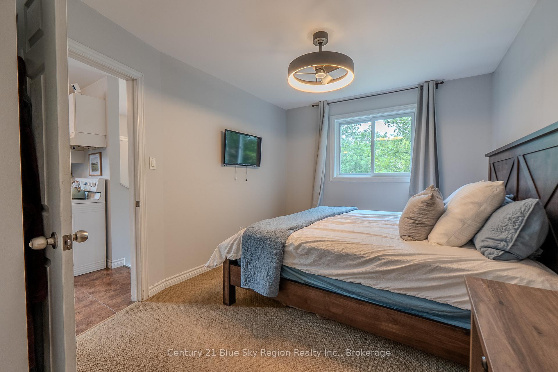 Photo 18 of 459 King Street W, North Bay, Central — HOMEH