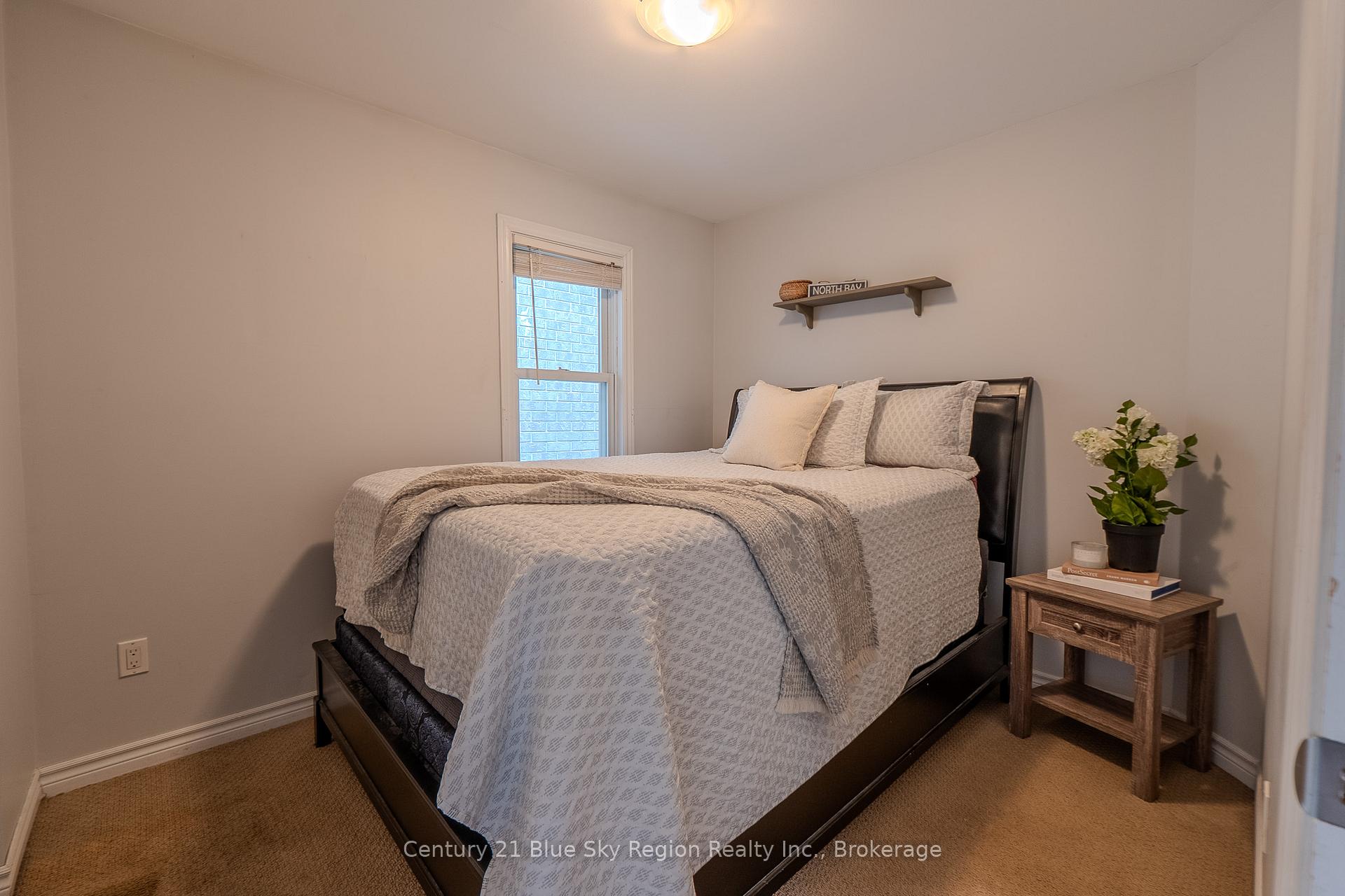 Photo 19 of 459 King Street W, North Bay, Central — HOMEH