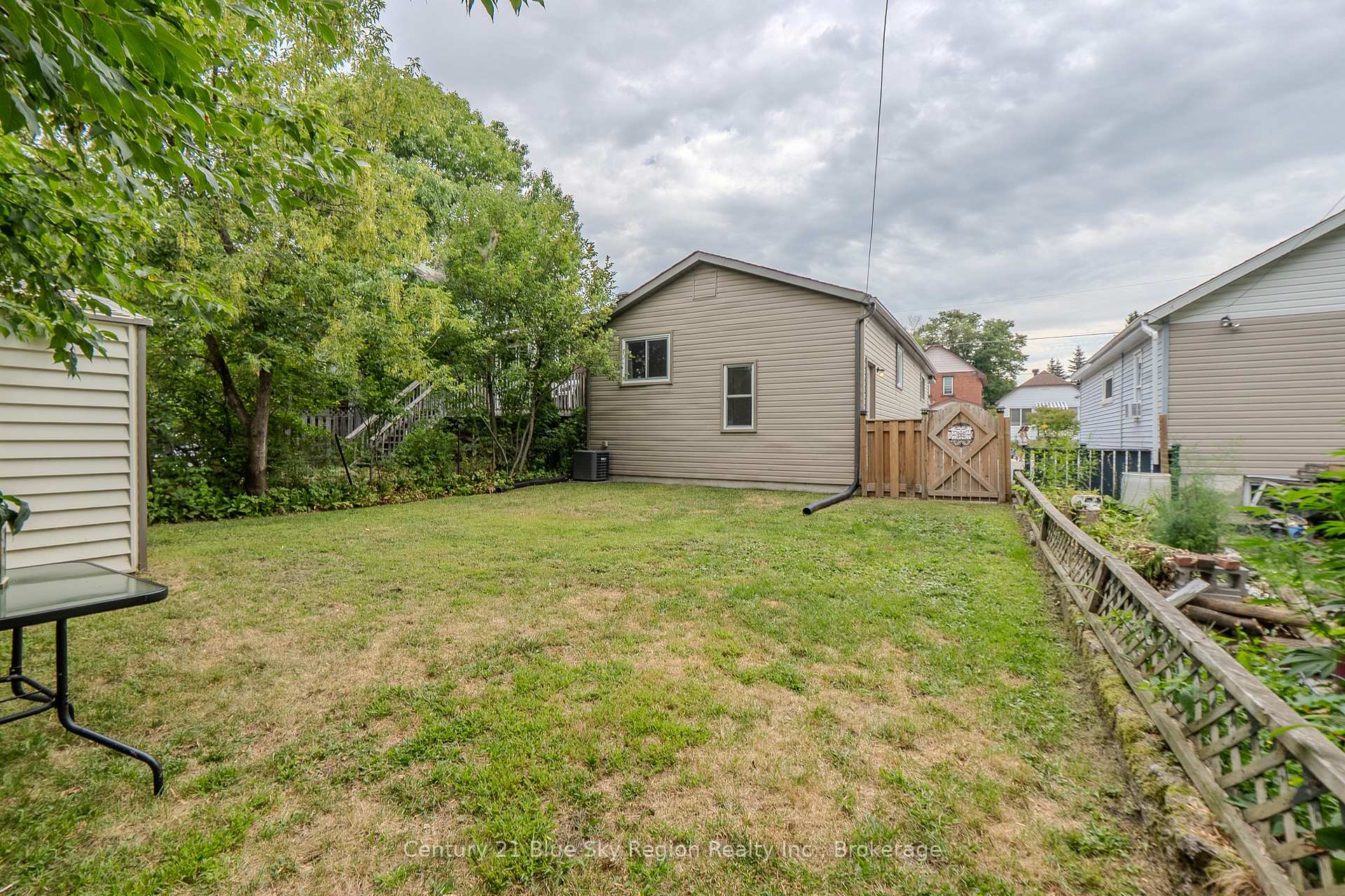 Photo 31 of 459 King Street W, North Bay, Central — HOMEH