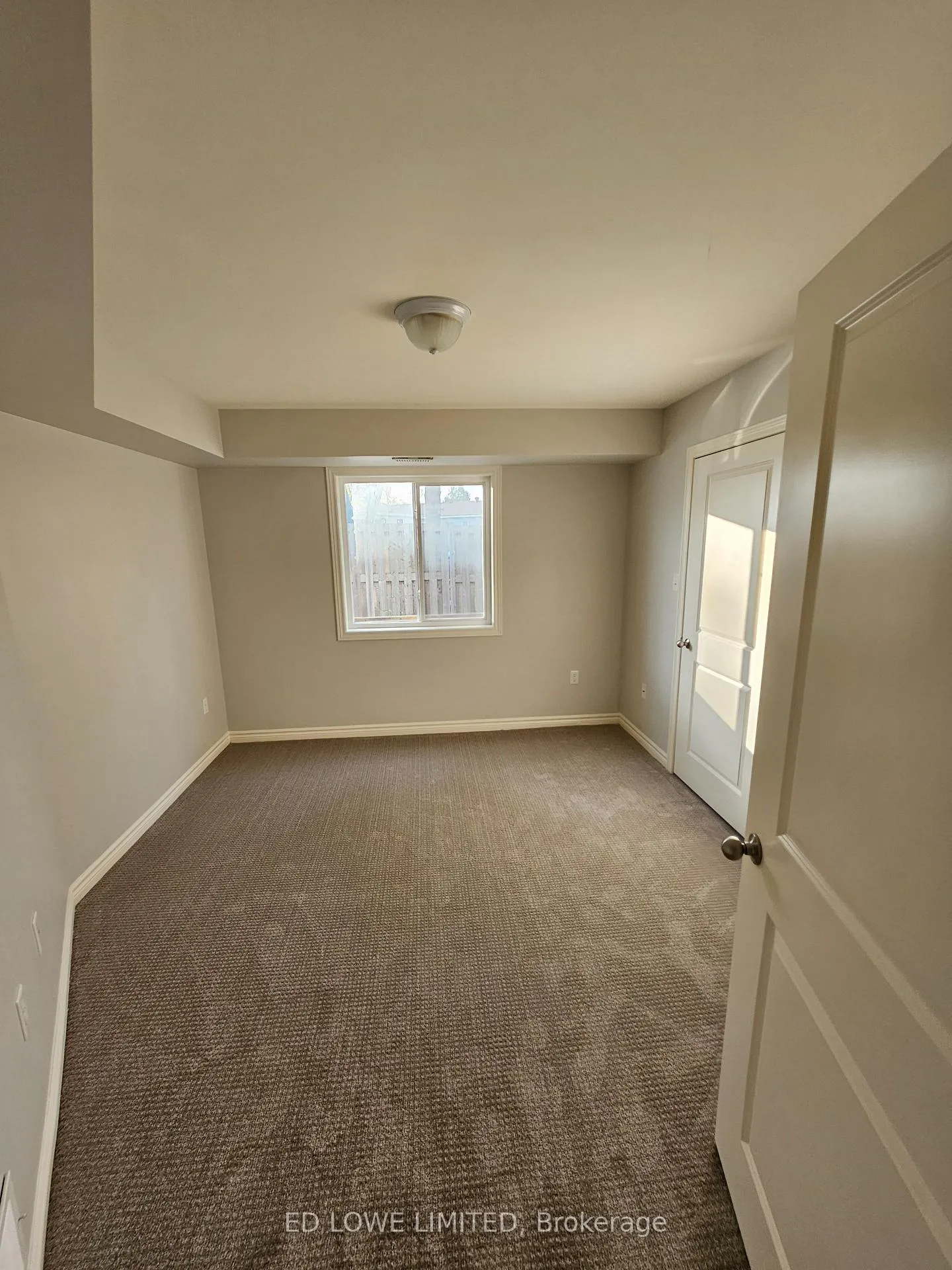 Photo 5 of 82 Fittons Road E, Orillia — HOMEH