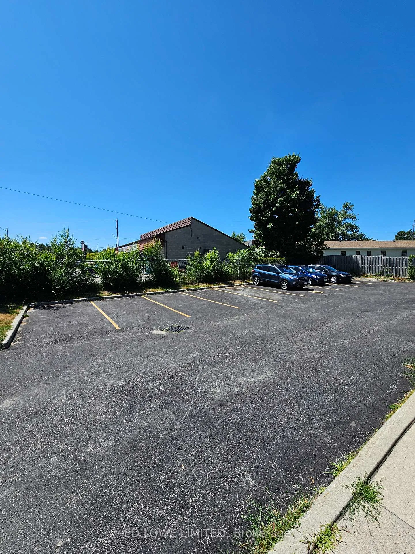Photo 10 of 82 Fittons Road E, Orillia — HOMEH