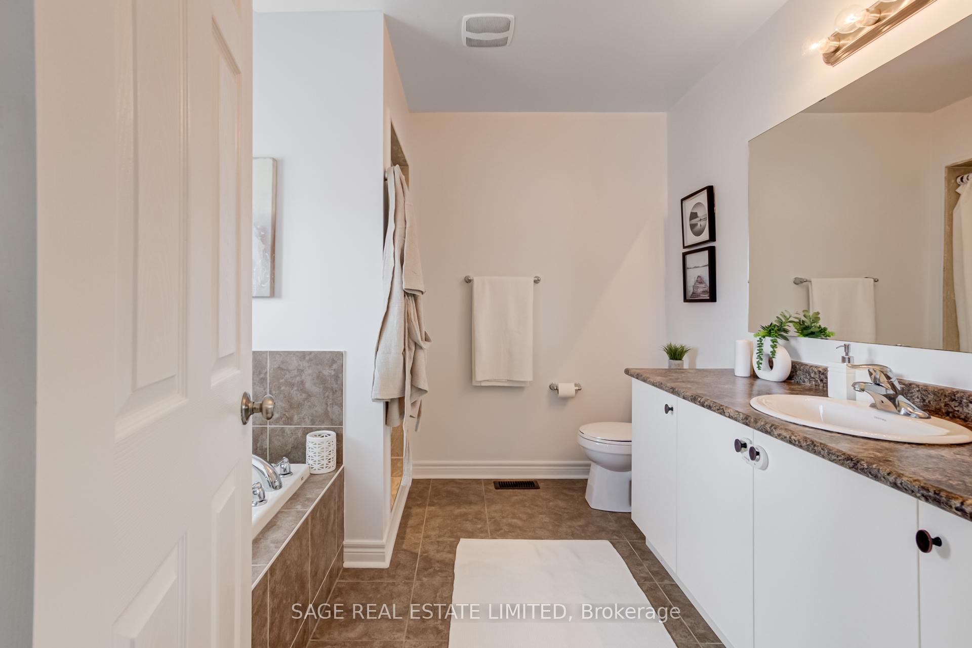 Photo 20 of 53 Sharpe Crescent, New Tecumseth, Tottenham — HOMEH