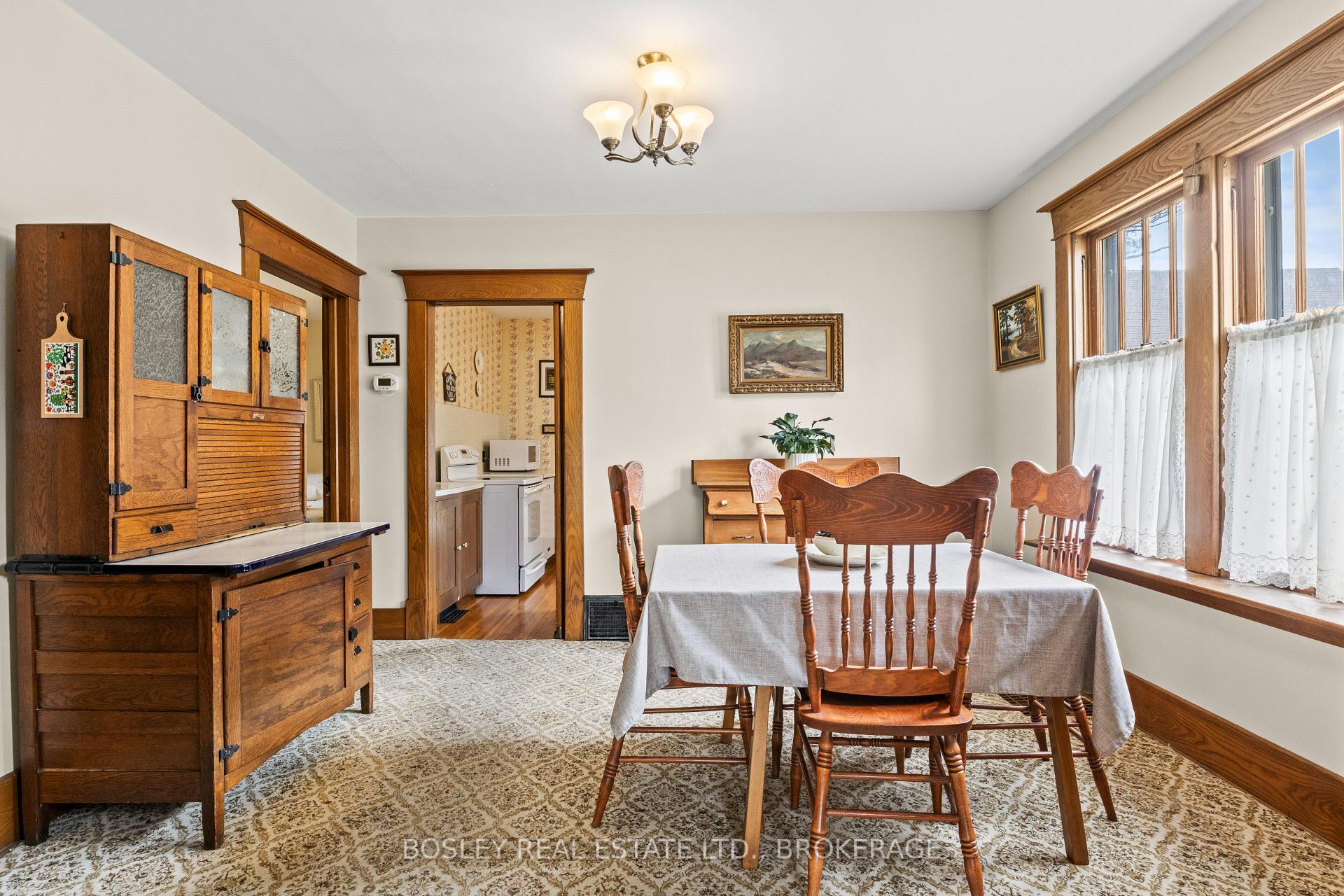 Photo 9 of 1155 Maple Street, Pelham, Fenwick — HOMEH