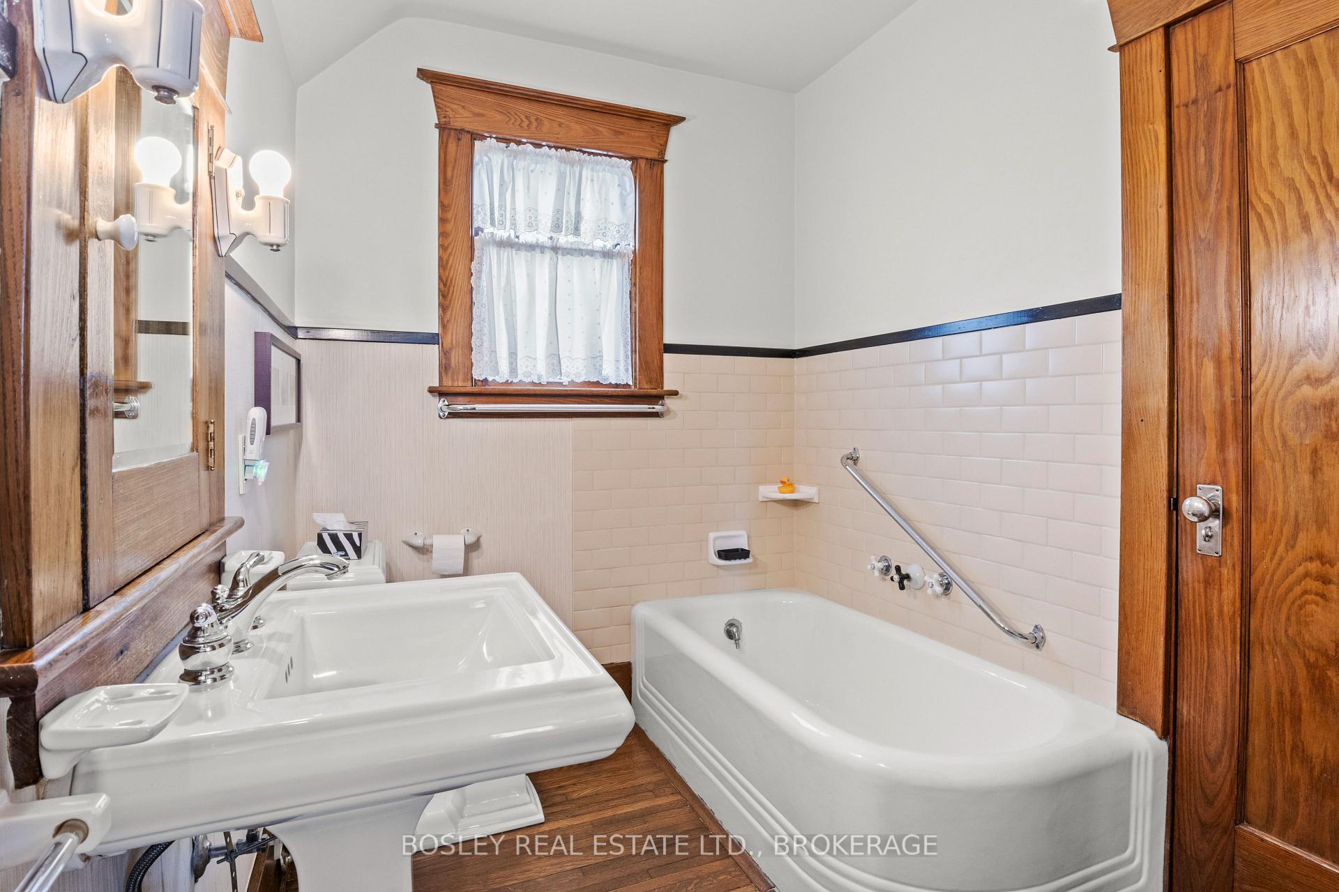 Photo 18 of 1155 Maple Street, Pelham, Fenwick — HOMEH