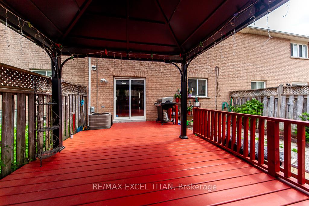 Photo 9 of 71 Red River Crescent, Newmarket, Woodland Hill — HOMEH