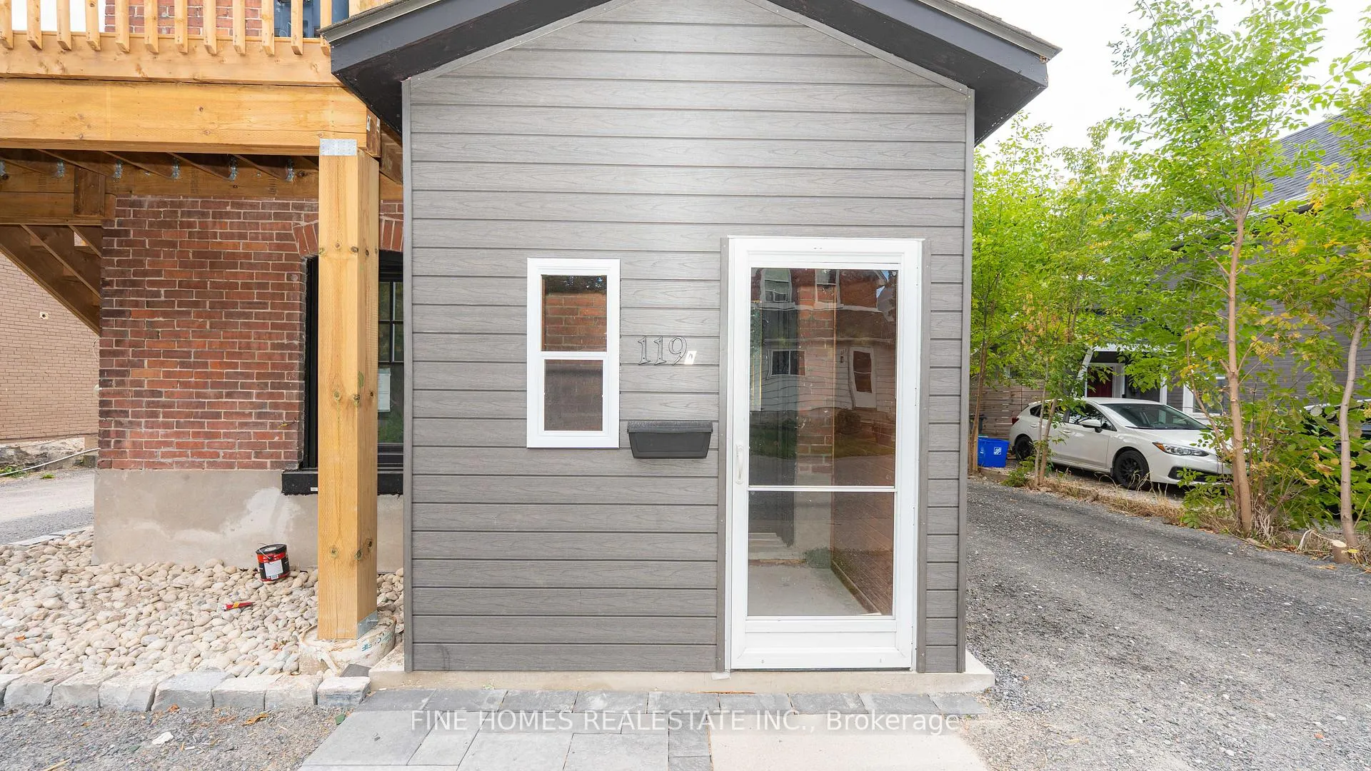 Photo 2 of 119 Albert Street S, Orillia — HOMEH