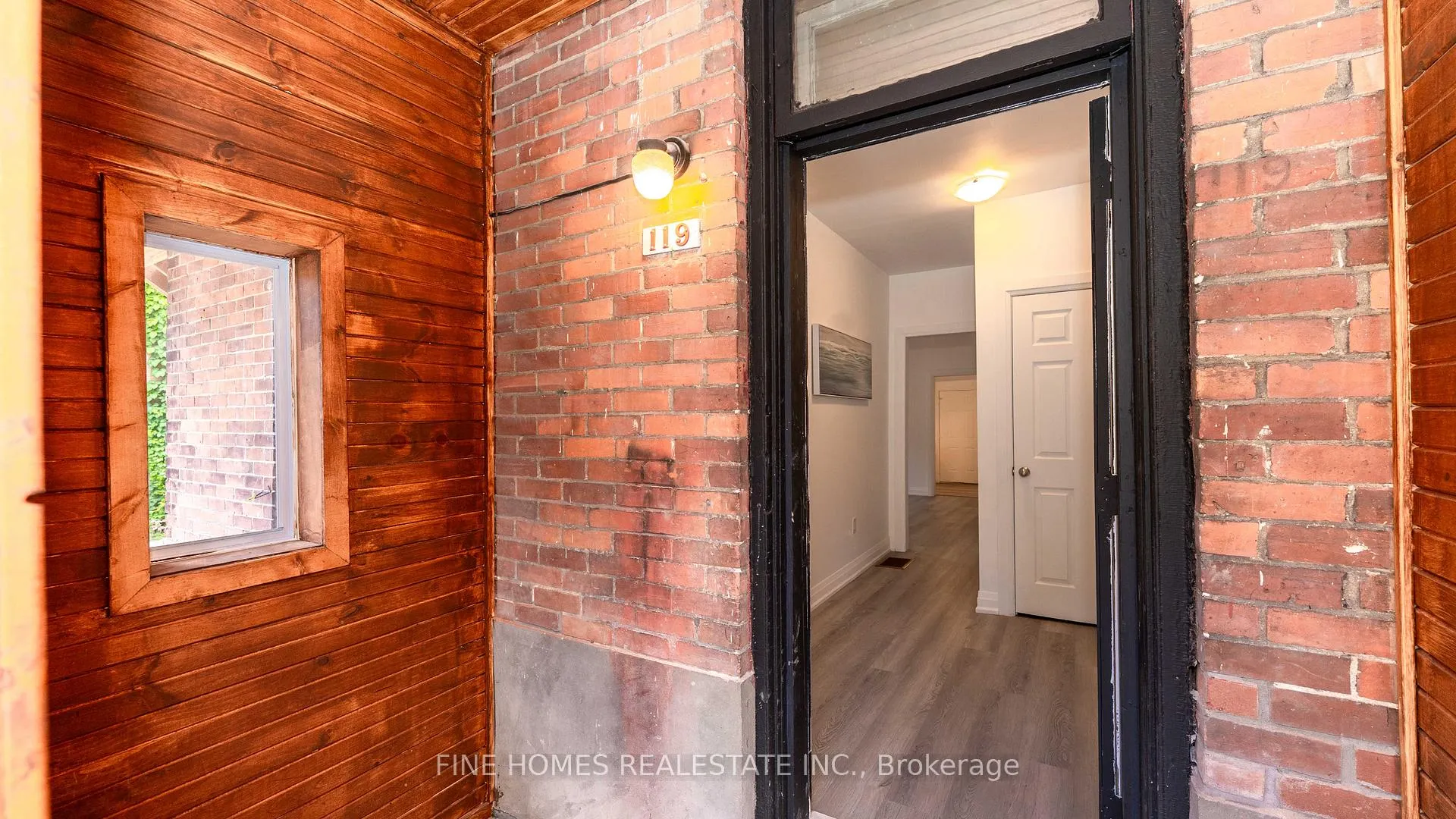 Photo 3 of 119 Albert Street S, Orillia — HOMEH