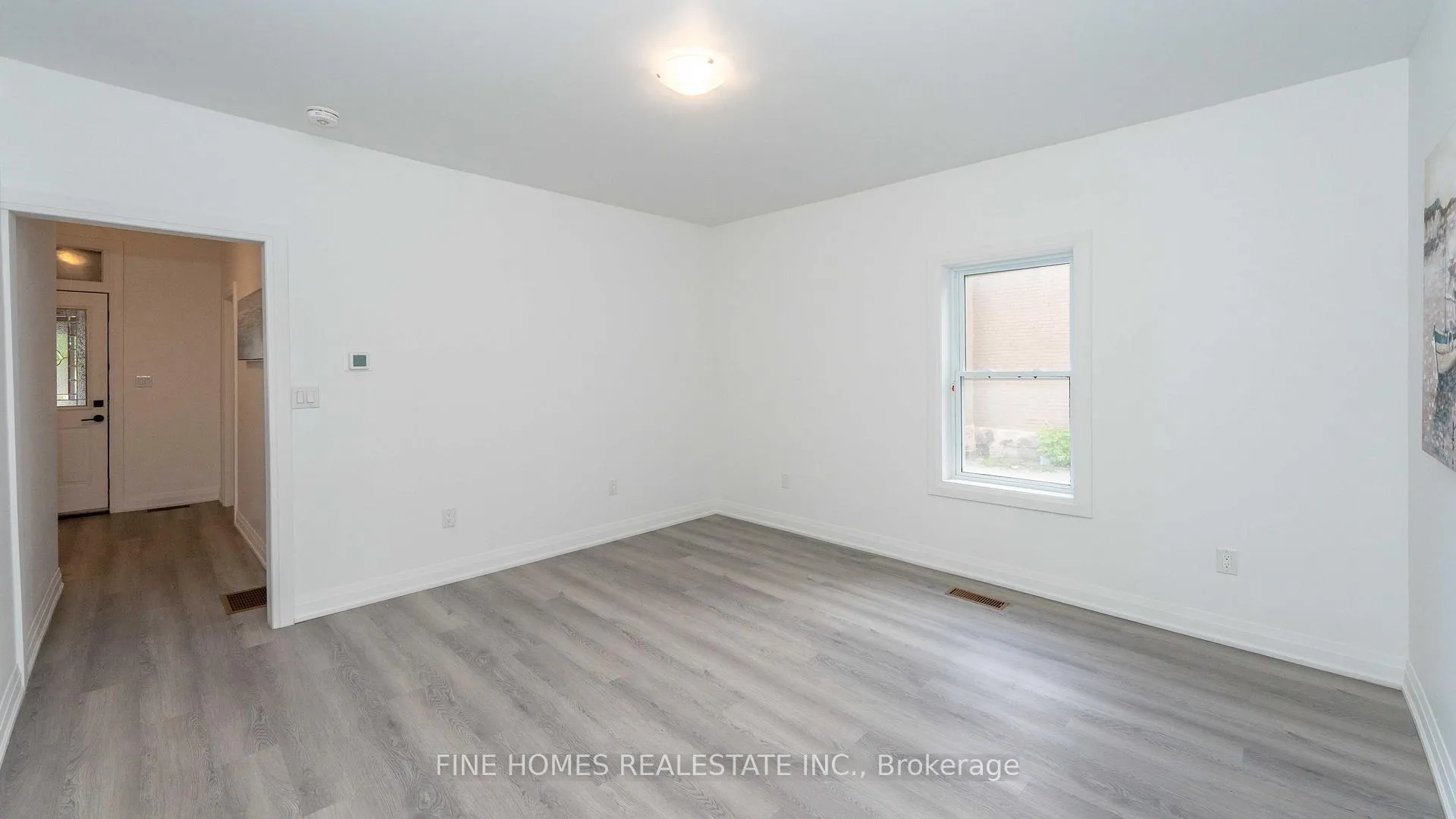 Photo 11 of 119 Albert Street S, Orillia — HOMEH
