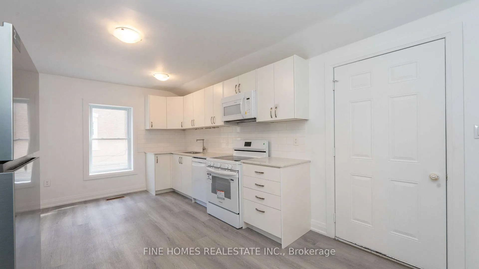 Photo 13 of 119 Albert Street S, Orillia — HOMEH