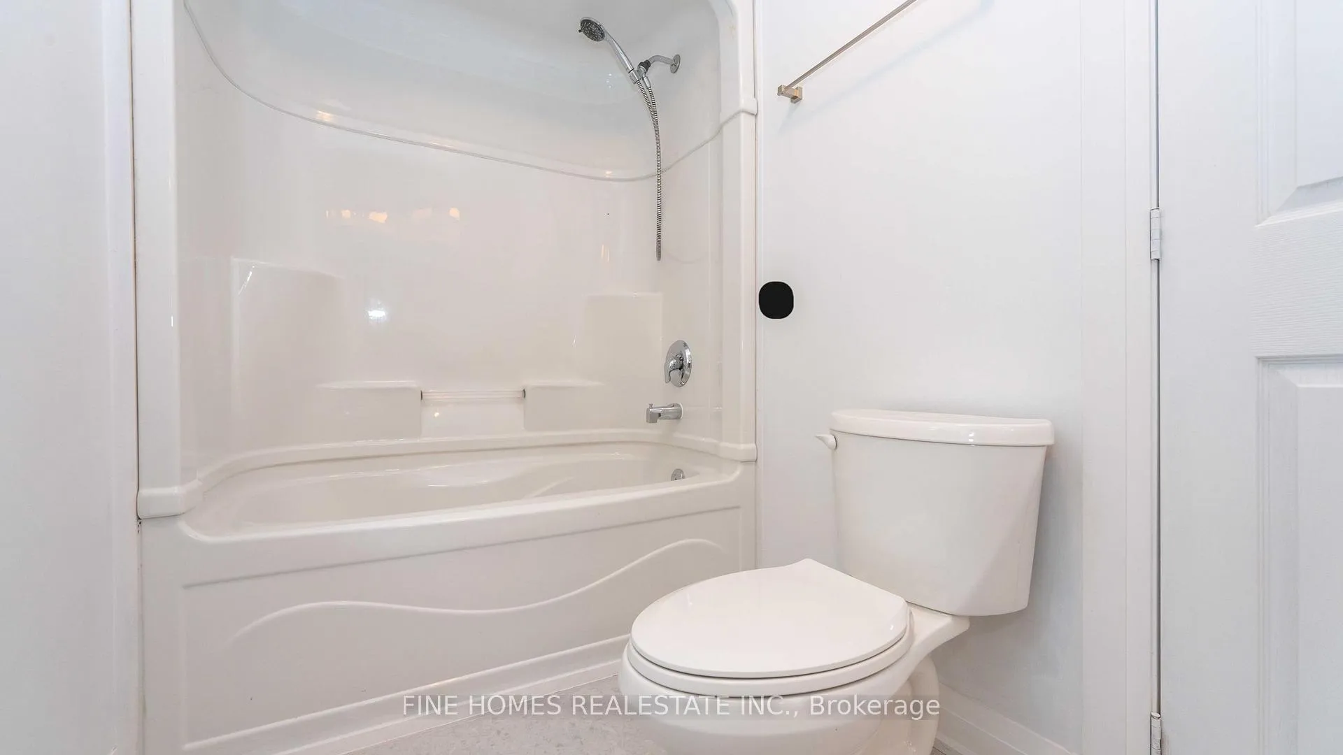 Photo 20 of 119 Albert Street S, Orillia — HOMEH
