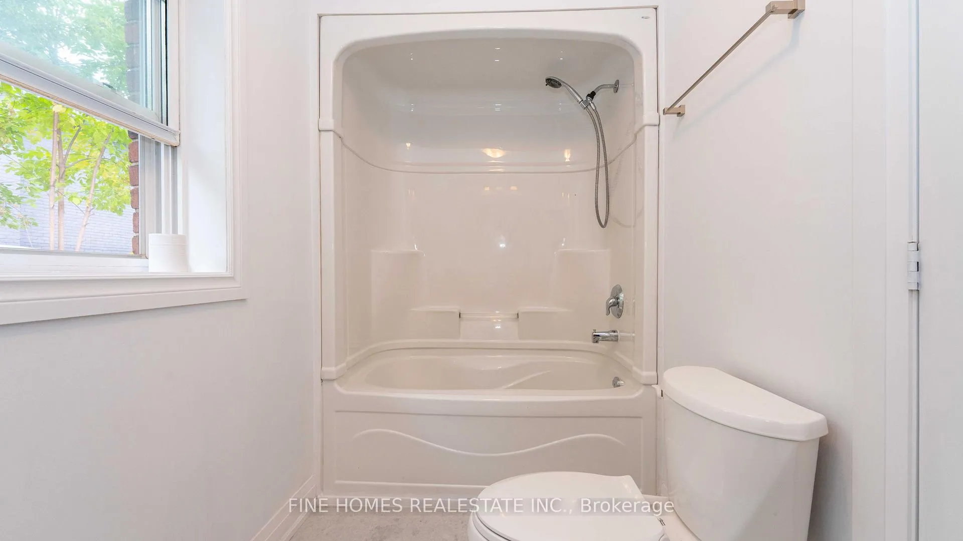 Photo 21 of 119 Albert Street S, Orillia — HOMEH