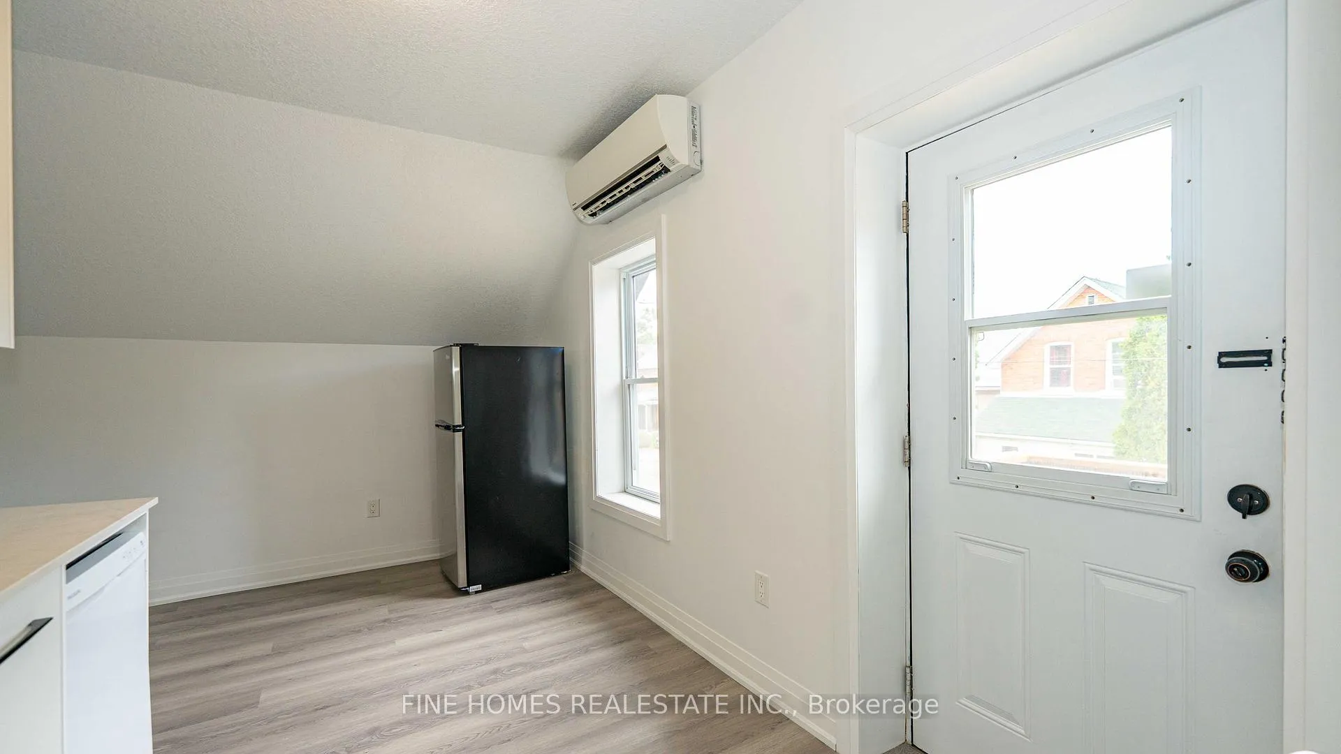 Photo 27 of 119 Albert Street S, Orillia — HOMEH