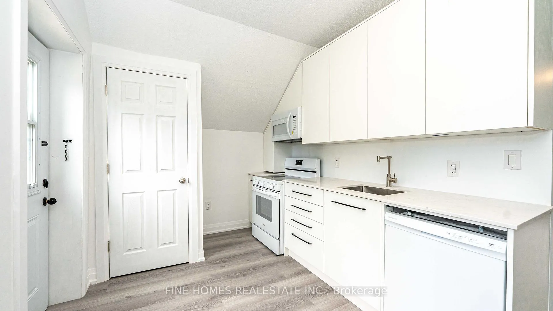 Photo 28 of 119 Albert Street S, Orillia — HOMEH