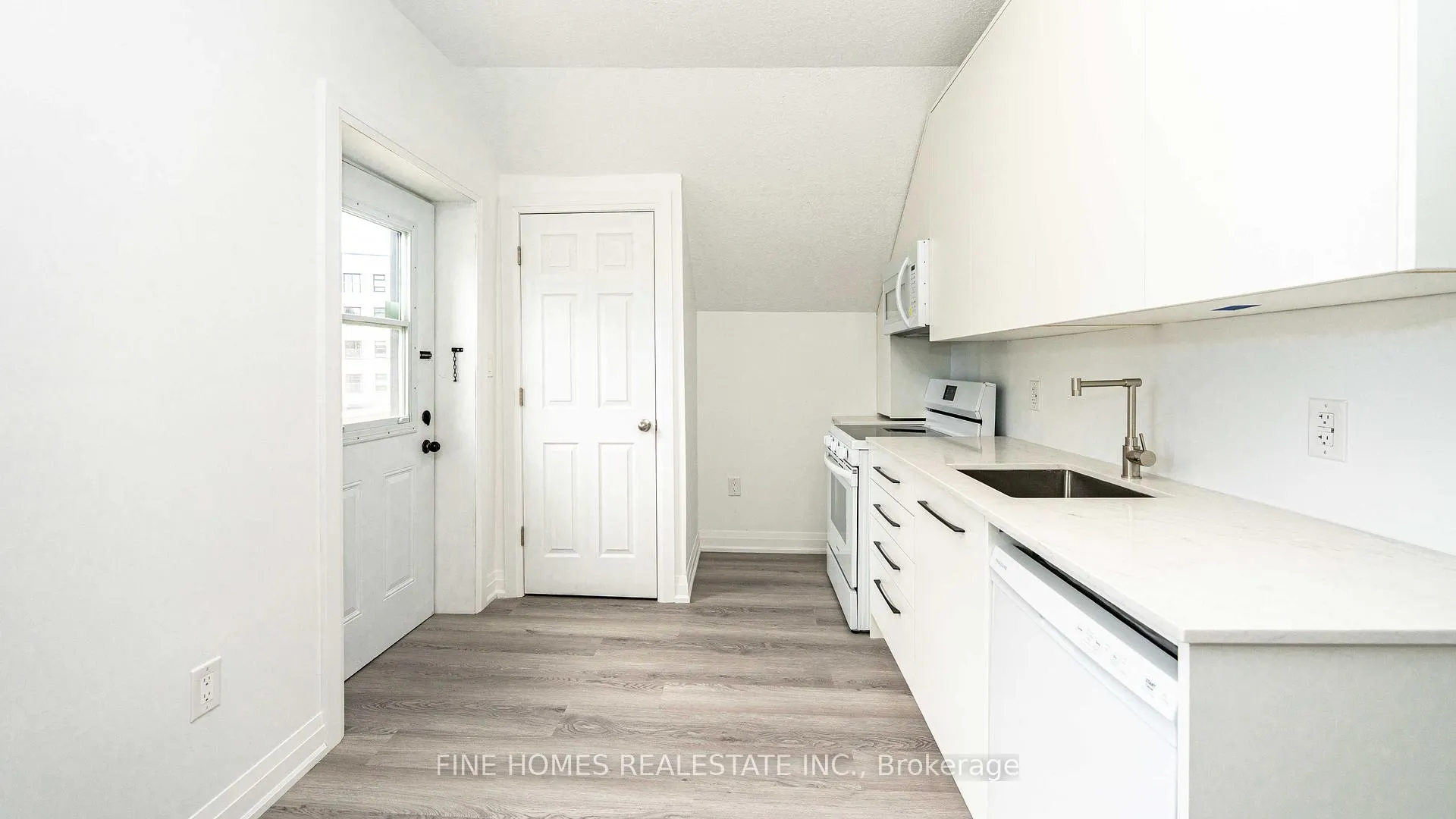Photo 30 of 119 Albert Street S, Orillia — HOMEH