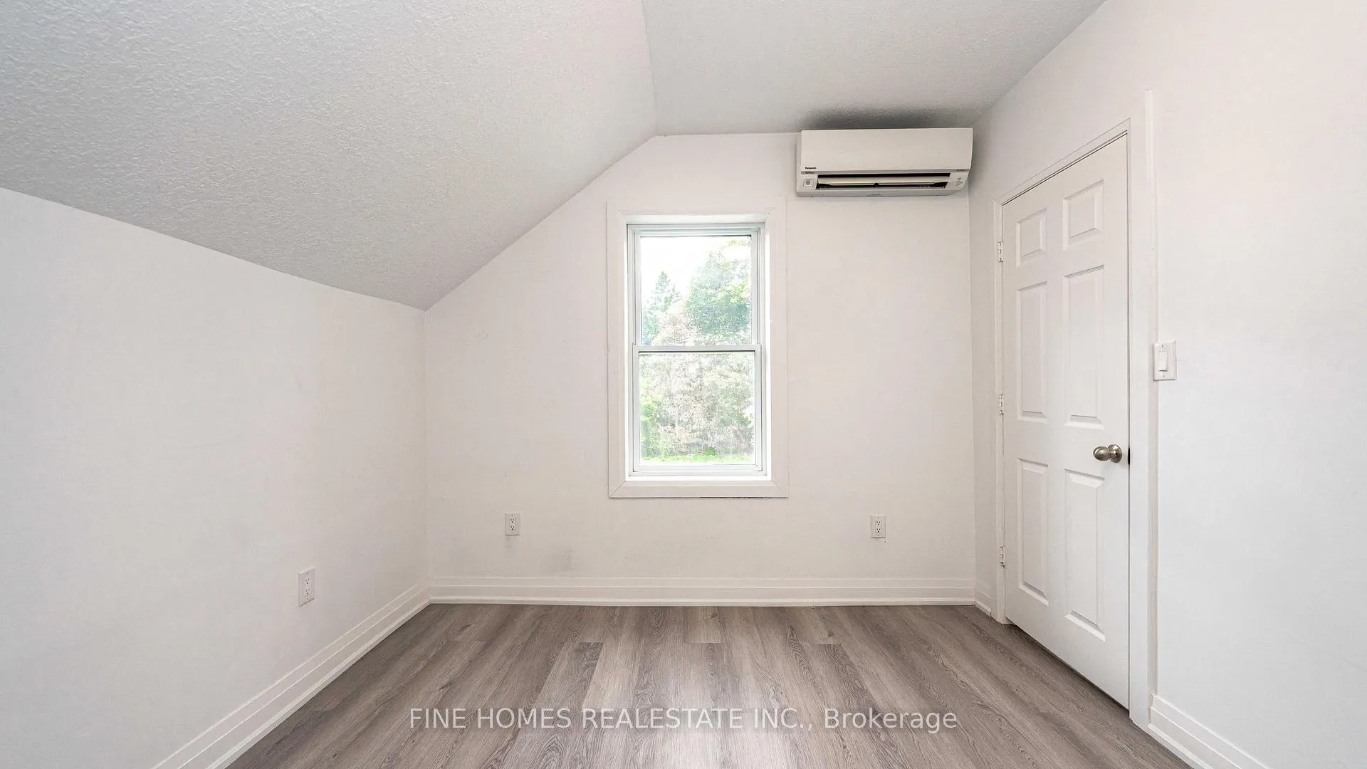 Photo 35 of 119 Albert Street S, Orillia — HOMEH