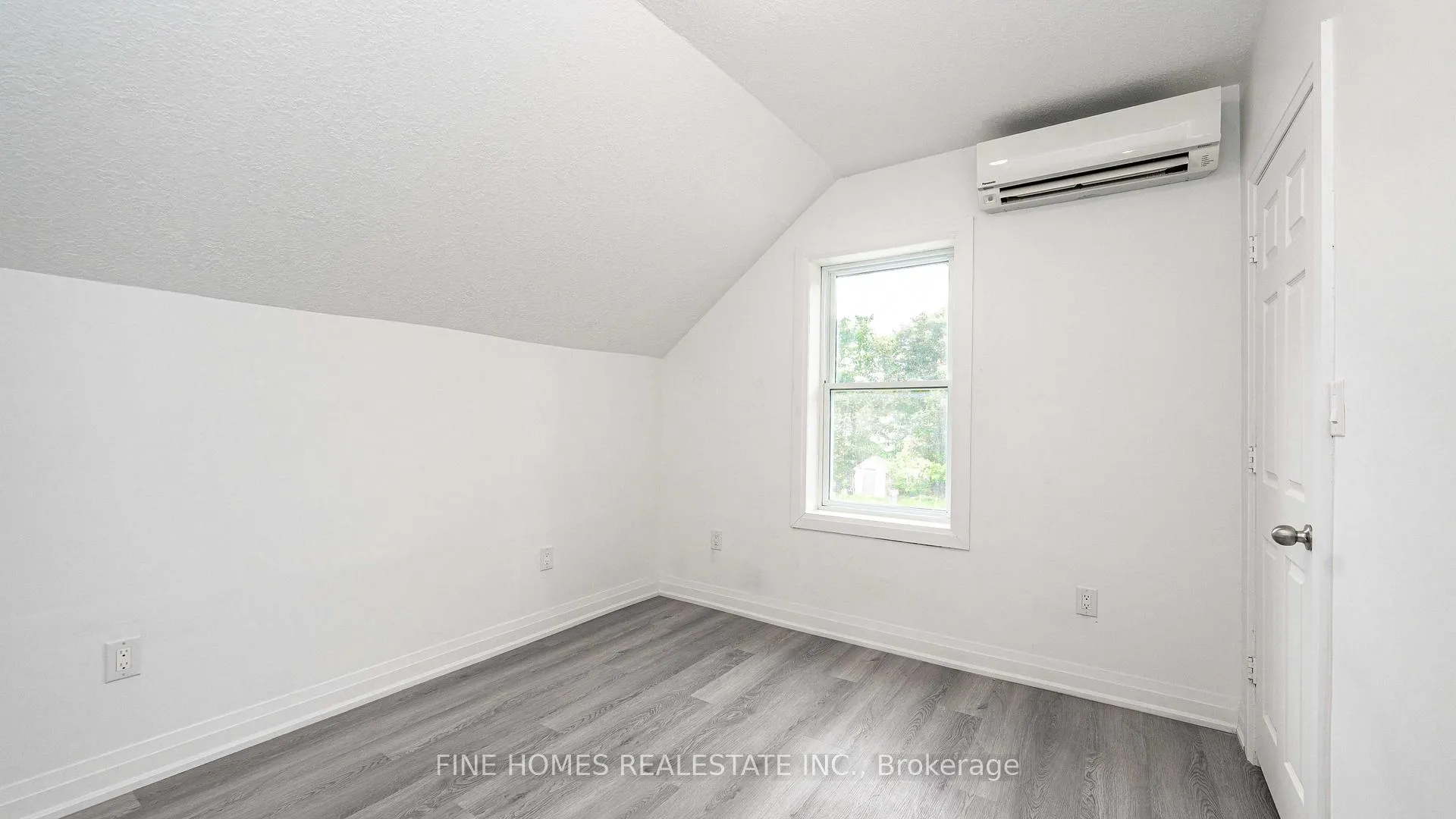 Photo 36 of 119 Albert Street S, Orillia — HOMEH