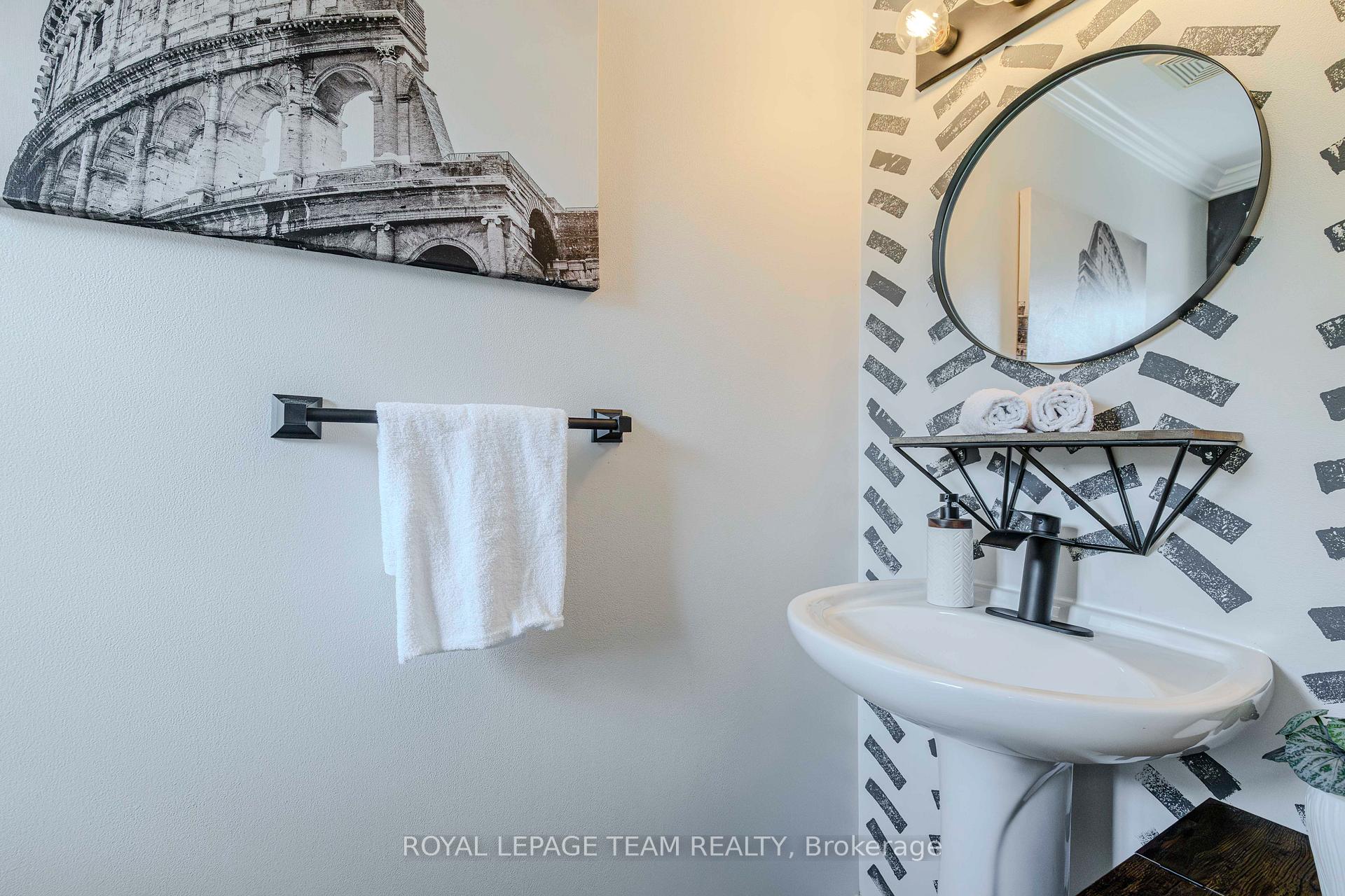 Photo 6 of 911 Markwick Crescent, Ottawa, Notting Hill/Summerside — HOMEH