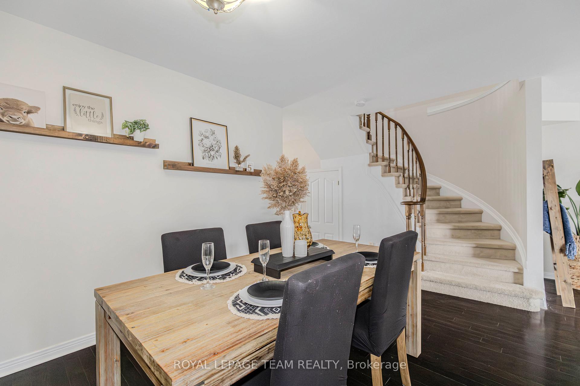 Photo 12 of 911 Markwick Crescent, Ottawa, Notting Hill/Summerside — HOMEH