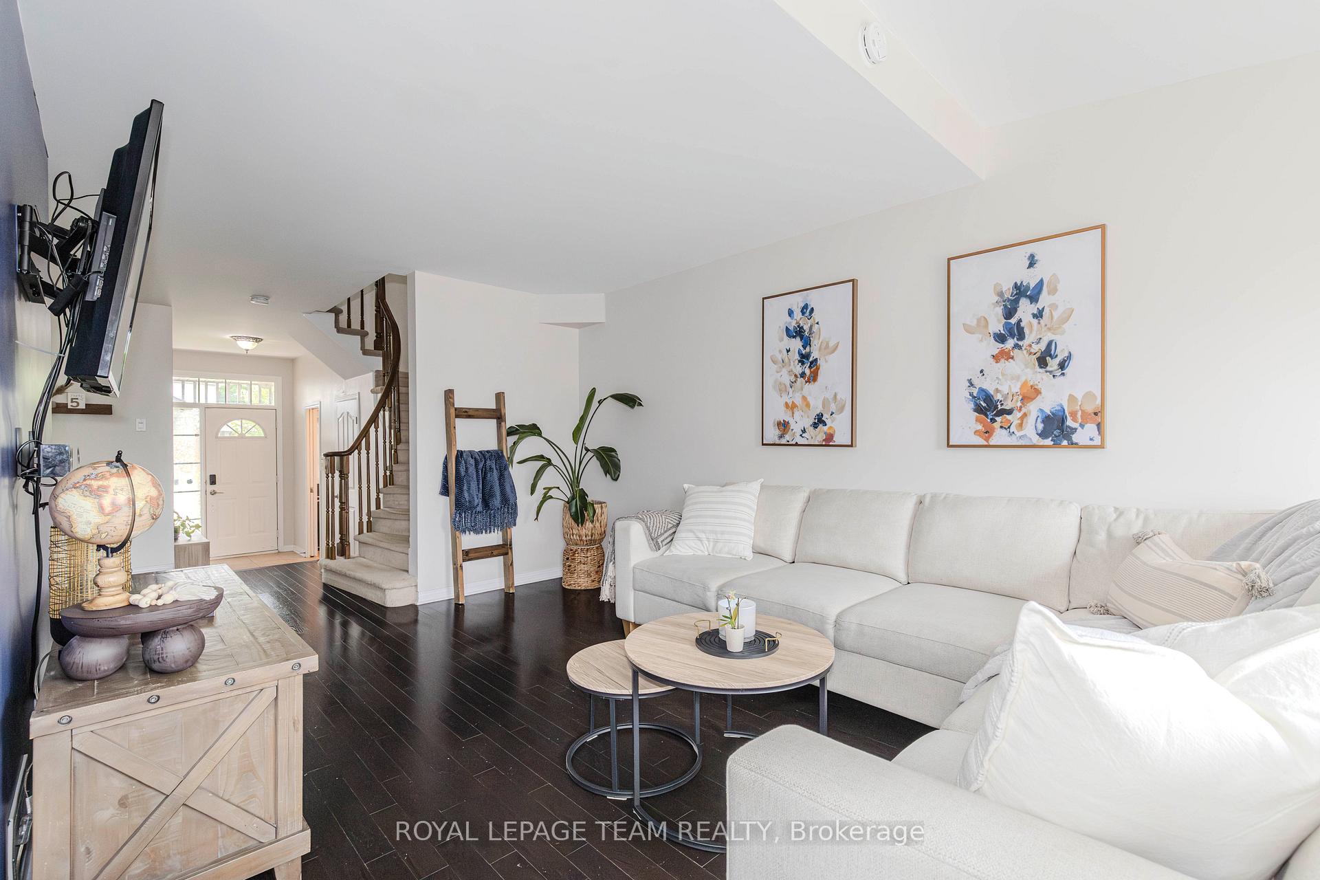 Photo 16 of 911 Markwick Crescent, Ottawa, Notting Hill/Summerside — HOMEH