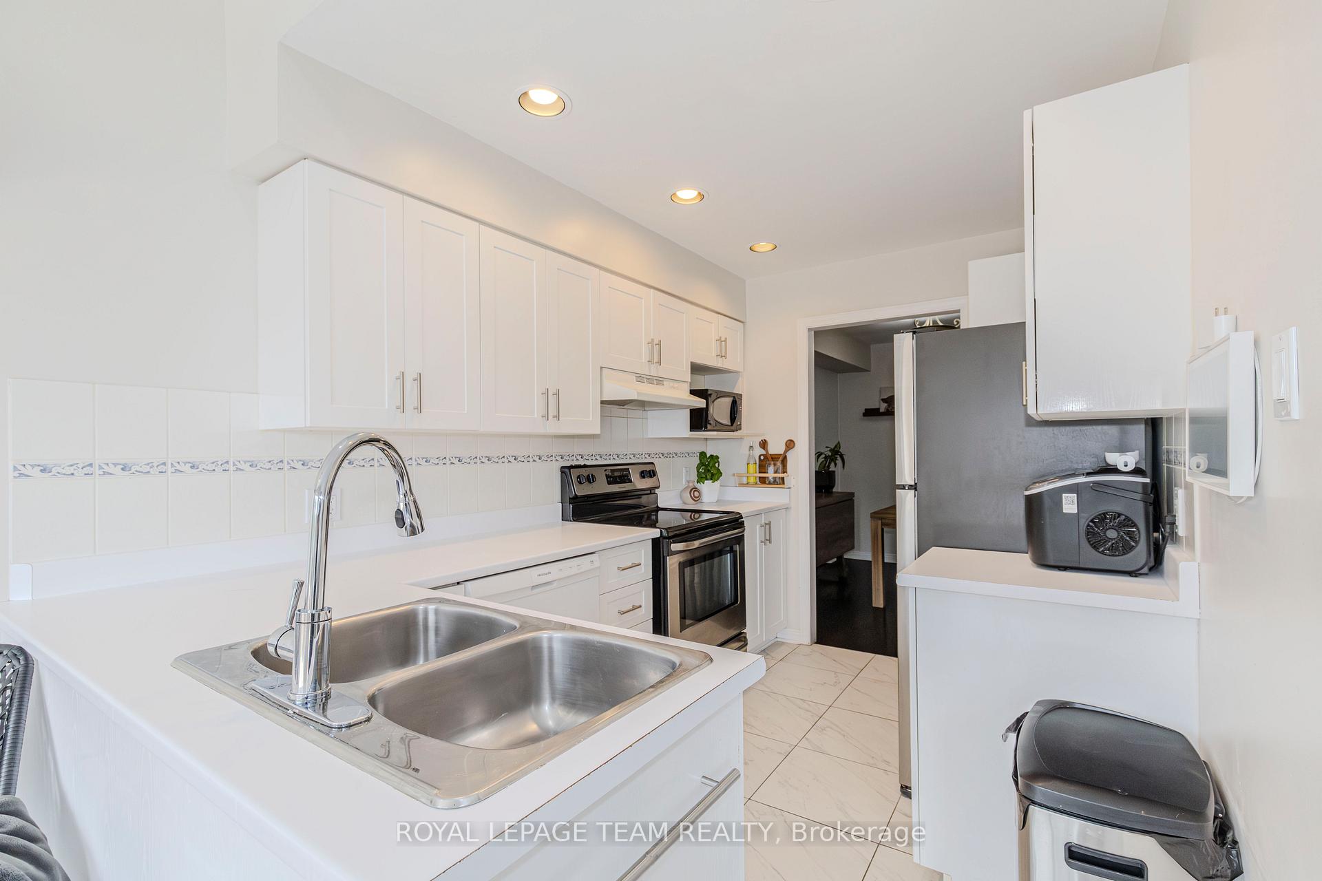 Photo 22 of 911 Markwick Crescent, Ottawa, Notting Hill/Summerside — HOMEH