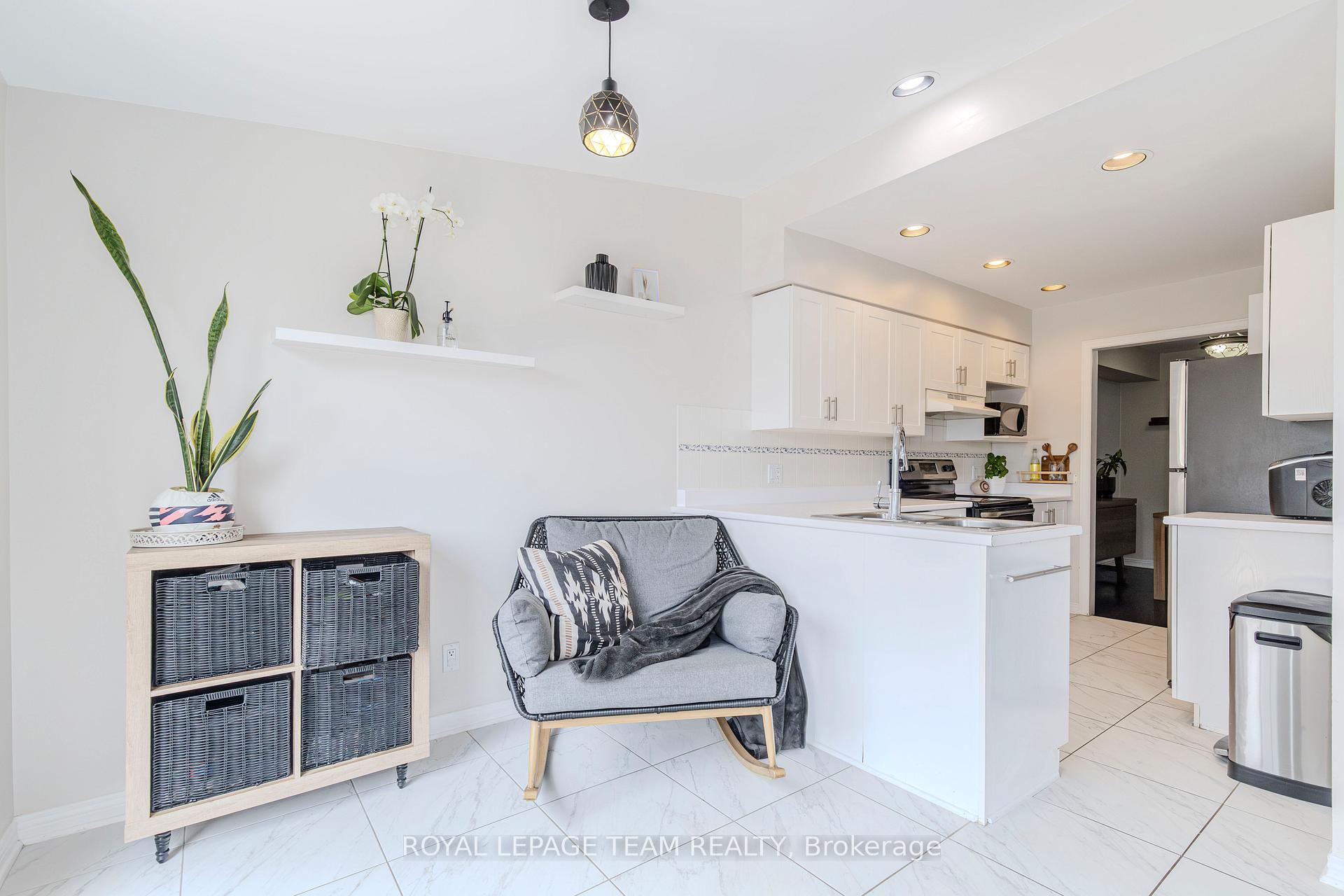 Photo 23 of 911 Markwick Crescent, Ottawa, Notting Hill/Summerside — HOMEH