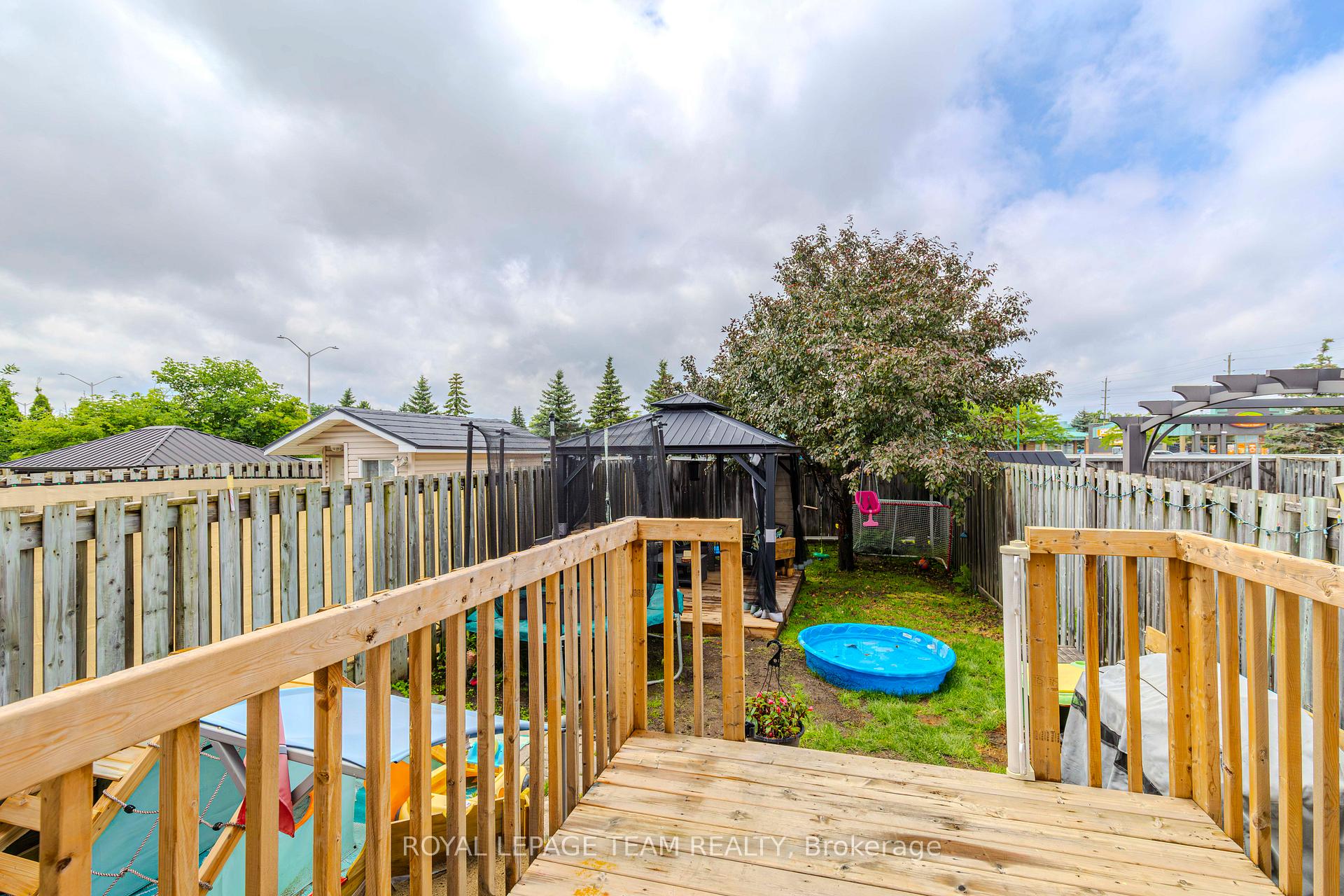 Photo 25 of 911 Markwick Crescent, Ottawa, Notting Hill/Summerside — HOMEH