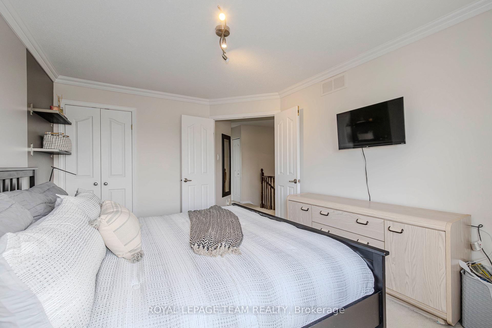 Photo 32 of 911 Markwick Crescent, Ottawa, Notting Hill/Summerside — HOMEH