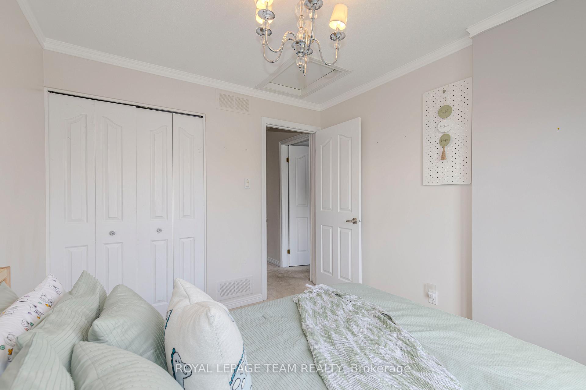 Photo 35 of 911 Markwick Crescent, Ottawa, Notting Hill/Summerside — HOMEH