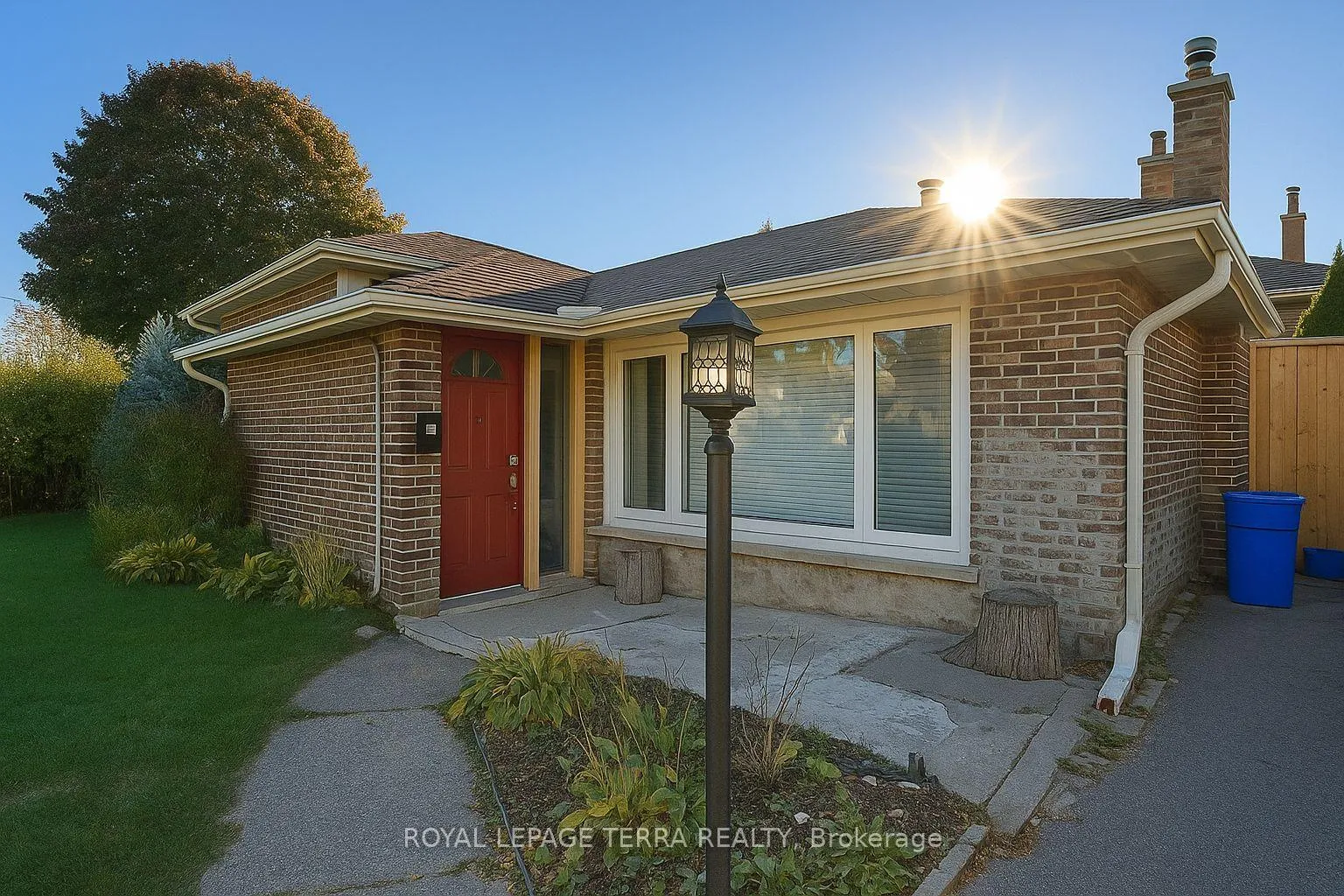 Photo 1 of 1380 Sarcee Street, Oshawa, Samac — HOMEH