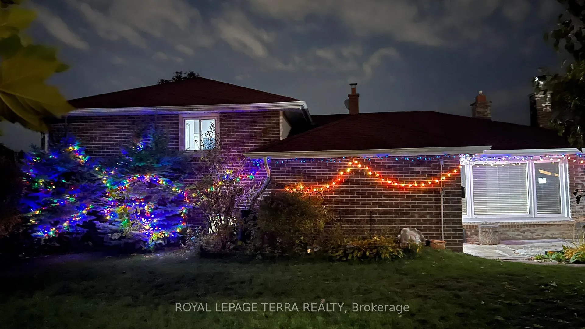 Photo 2 of 1380 Sarcee Street, Oshawa, Samac — HOMEH