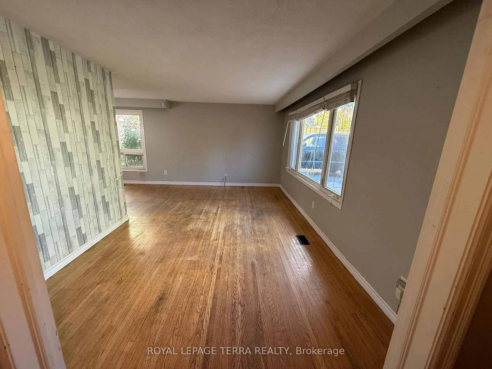 Photo 6 of 1380 Sarcee Street, Oshawa, Samac — HOMEH