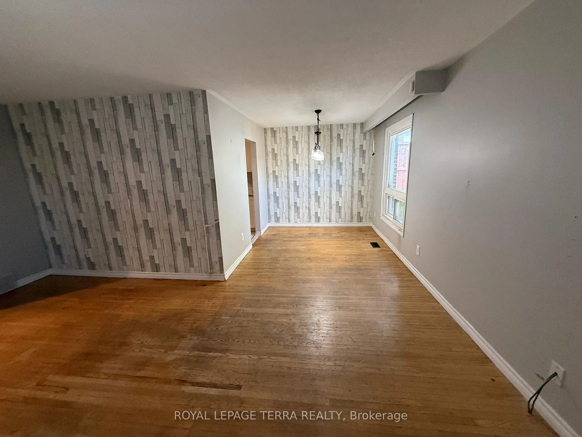 Photo 7 of 1380 Sarcee Street, Oshawa, Samac — HOMEH